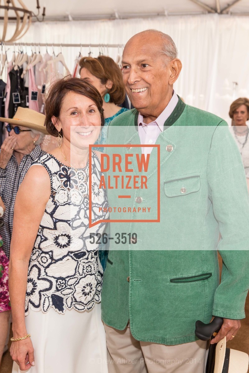 Susan Maersk-Moller, Oscar Dela Renta, SAKS FIFTH AVENUE & THE LEAGUE TO SAVE LAKE TAHOE Present Oscar dela Renta Resort 2015 Collection, US, August 2nd, 2014, Photo #526-3519 Susan Maersk-Moller, Oscar Dela Renta, Photo #526-3519