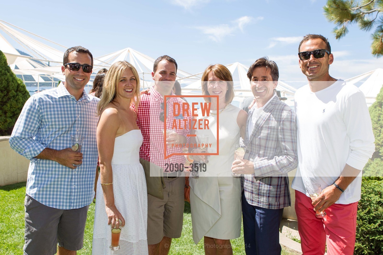 Bill Damaschino, Rena Gillen, Paul Gillen, Nancy Damaschino, Bob Damaschino, Jason Damaschino, SAKS FIFTH AVENUE & THE LEAGUE TO SAVE LAKE TAHOE Present Oscar dela Renta Resort 2015 Collection, US, August 2nd, 2014, Photo #2090-3519 Bill Damaschino, Rena Gillen, Paul Gillen, Nancy Damaschino, Bob Damaschino, Jason Damaschino, Photo #2090-3519