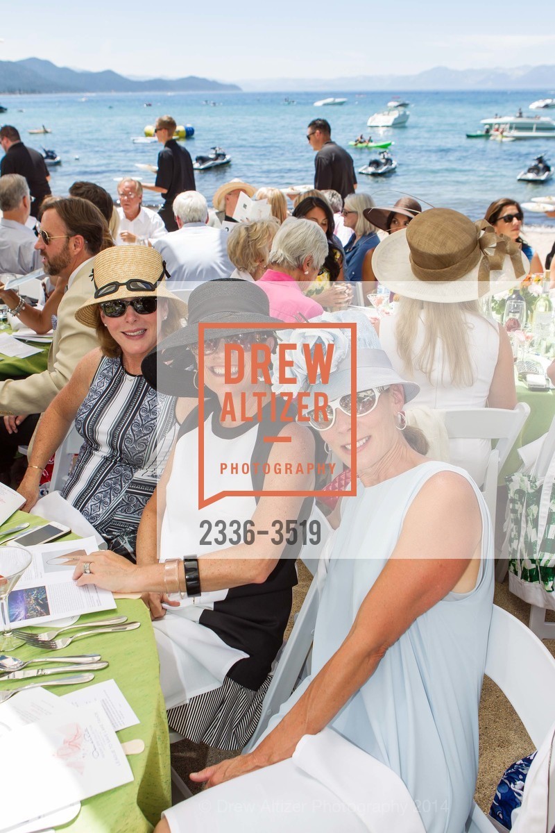Jana Sperring, Julie Drummond, Karen Eichler, SAKS FIFTH AVENUE & THE LEAGUE TO SAVE LAKE TAHOE Present Oscar dela Renta Resort 2015 Collection, US, August 2nd, 2014, Photo #2336-3519 Jana Sperring, Julie Drummond, Karen Eichler, Photo #2336-3519
