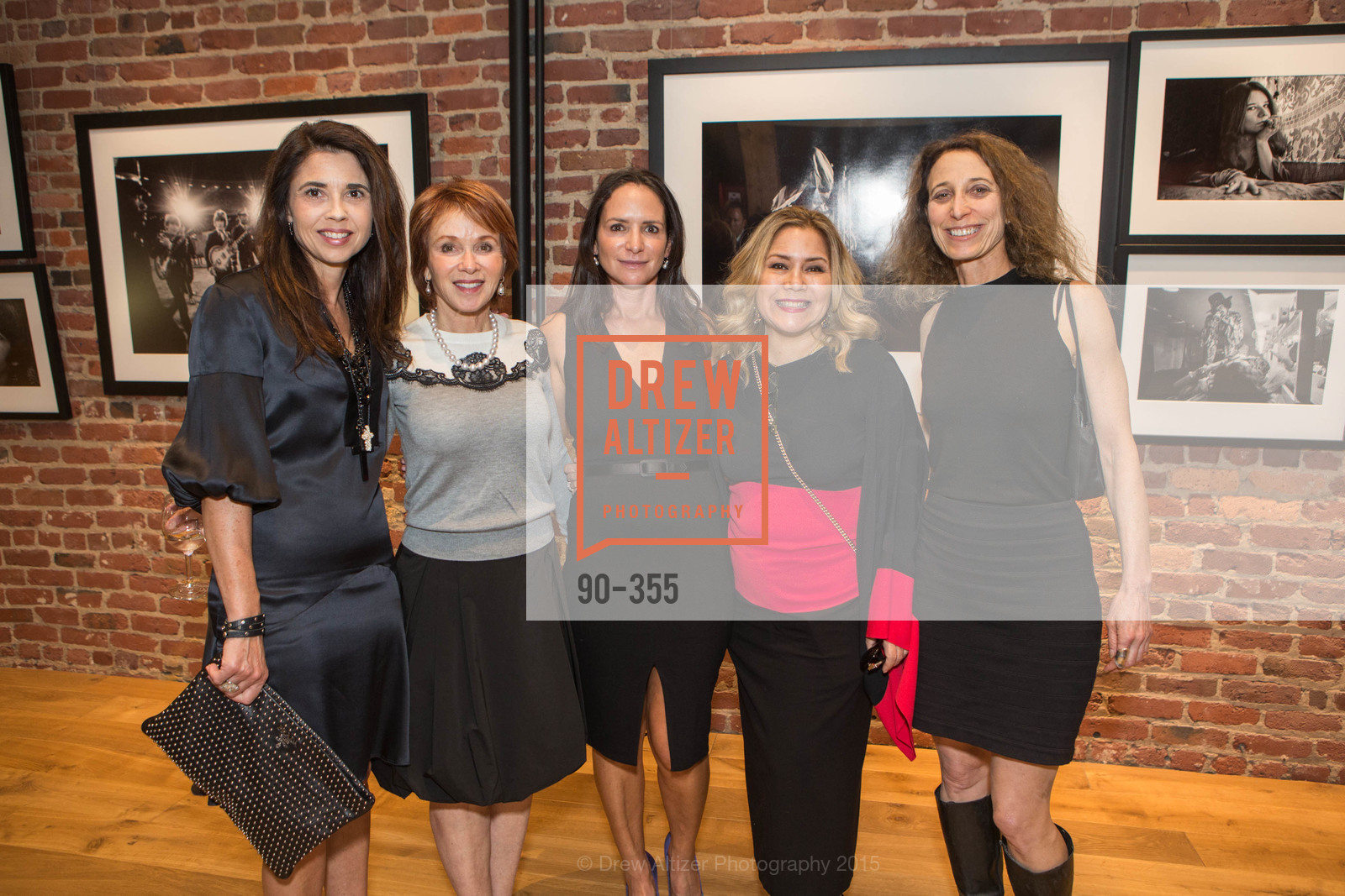 Candace Cavanaugh, Randi Binstock, Courtney Dallaire, Michaela van Zwoll, Lisa Black, SFMOMA Contemporary Vision Award Launch Party, Leica. Leica, . 463 Bush St, October 8th, 2015, Photo #90-355 Candace Cavanaugh, Randi Binstock, Courtney Dallaire, Michaela van Zwoll, Lisa Black, Photo #90-355