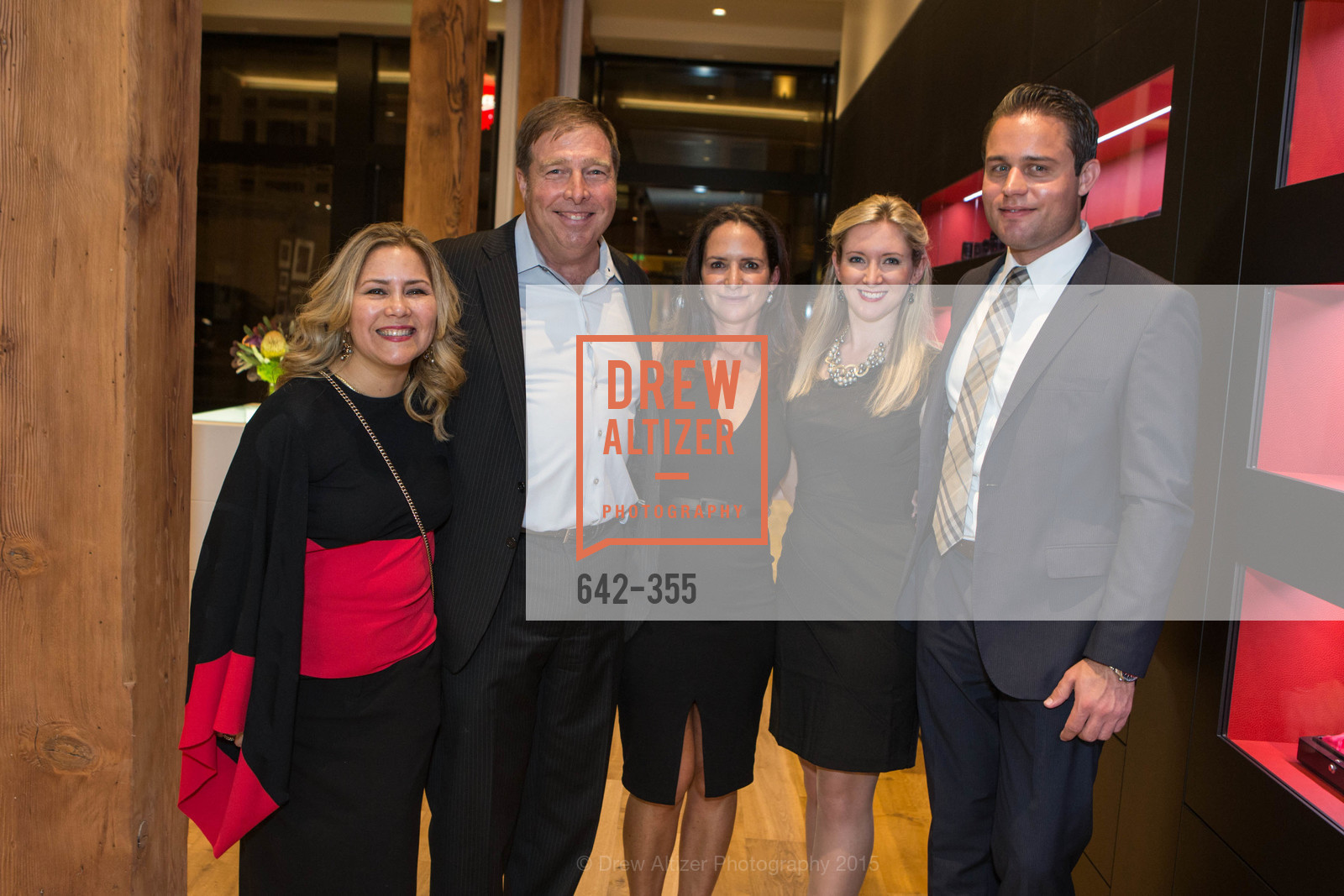Michaela van Zwoll, Courtney Dallaire, Katie Lanier, Mark Van Zwoll, SFMOMA Contemporary Vision Award Launch Party, Leica. Leica, . 463 Bush St, October 8th, 2015, Photo #642-355 Michaela van Zwoll, Courtney Dallaire, Katie Lanier, Mark Van Zwoll, Photo #642-355