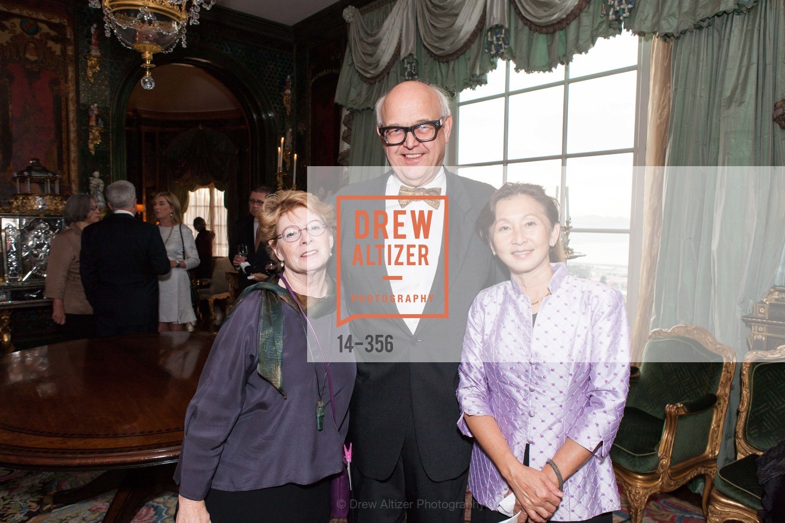 Julie Allecta, Lynn Luckow, Mari Kawawa, Getty Hosts the New Century Chamber Orchestra, Getty Residence. Getty Residence, October 8th, 2015, Photo #14-356 Julie Allecta, Lynn Luckow, Mari Kawawa, Photo #14-356
