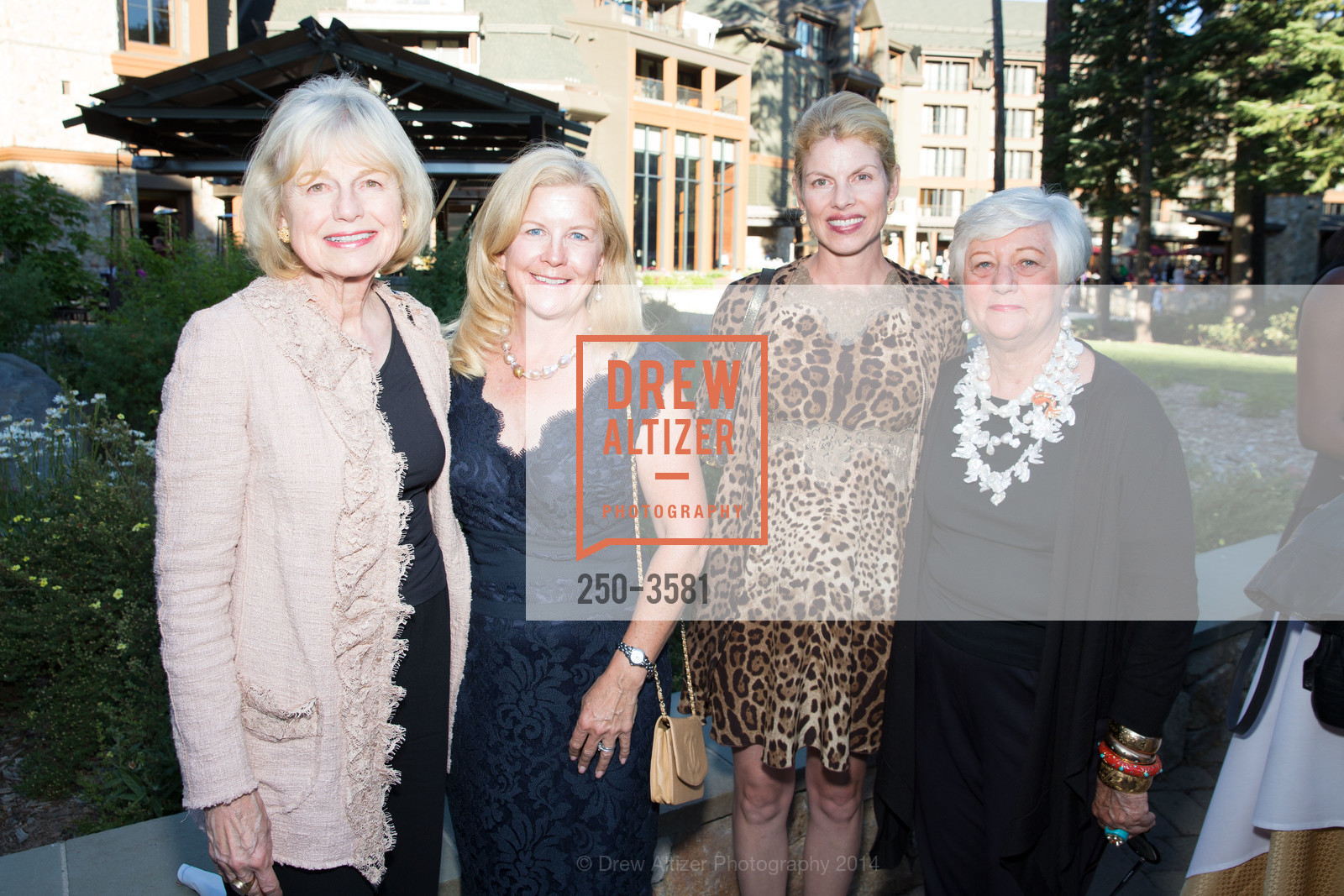 Valera Lyles, Kristin Vernon, Adriana Hayward, Susannah Allen, LEAGUE TO SAVE LAKE TAHOE, Ritz-Carlton Cocktail Reception, US, August 1st, 2014, Photo #250-3581 Valera Lyles, Kristin Vernon, Adriana Hayward, Susannah Allen, Photo #250-3581