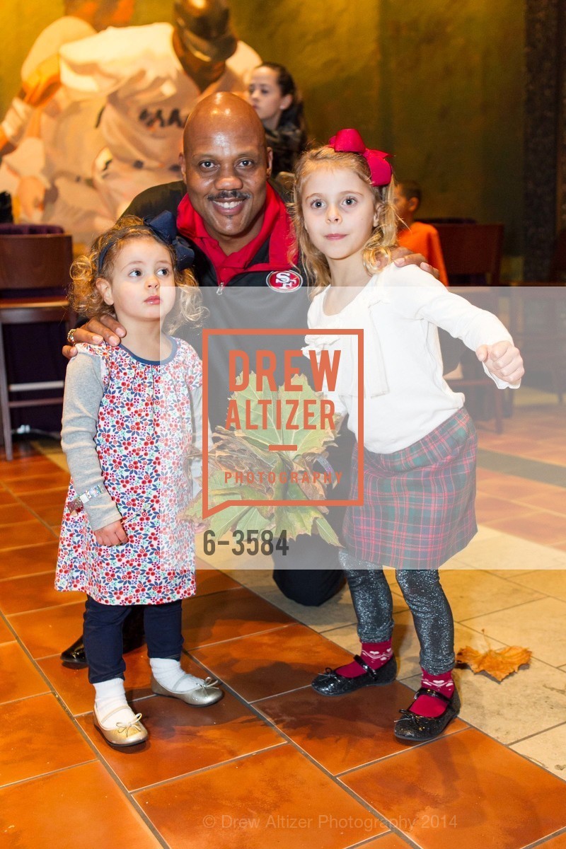 Eva Spaly, Dennis Brown, Lila Spaly, HOLIDAY HEROES 2014, US, December 9th, 2014, Photo #6-3584 Eva Spaly, Dennis Brown, Lila Spaly, Photo #6-3584