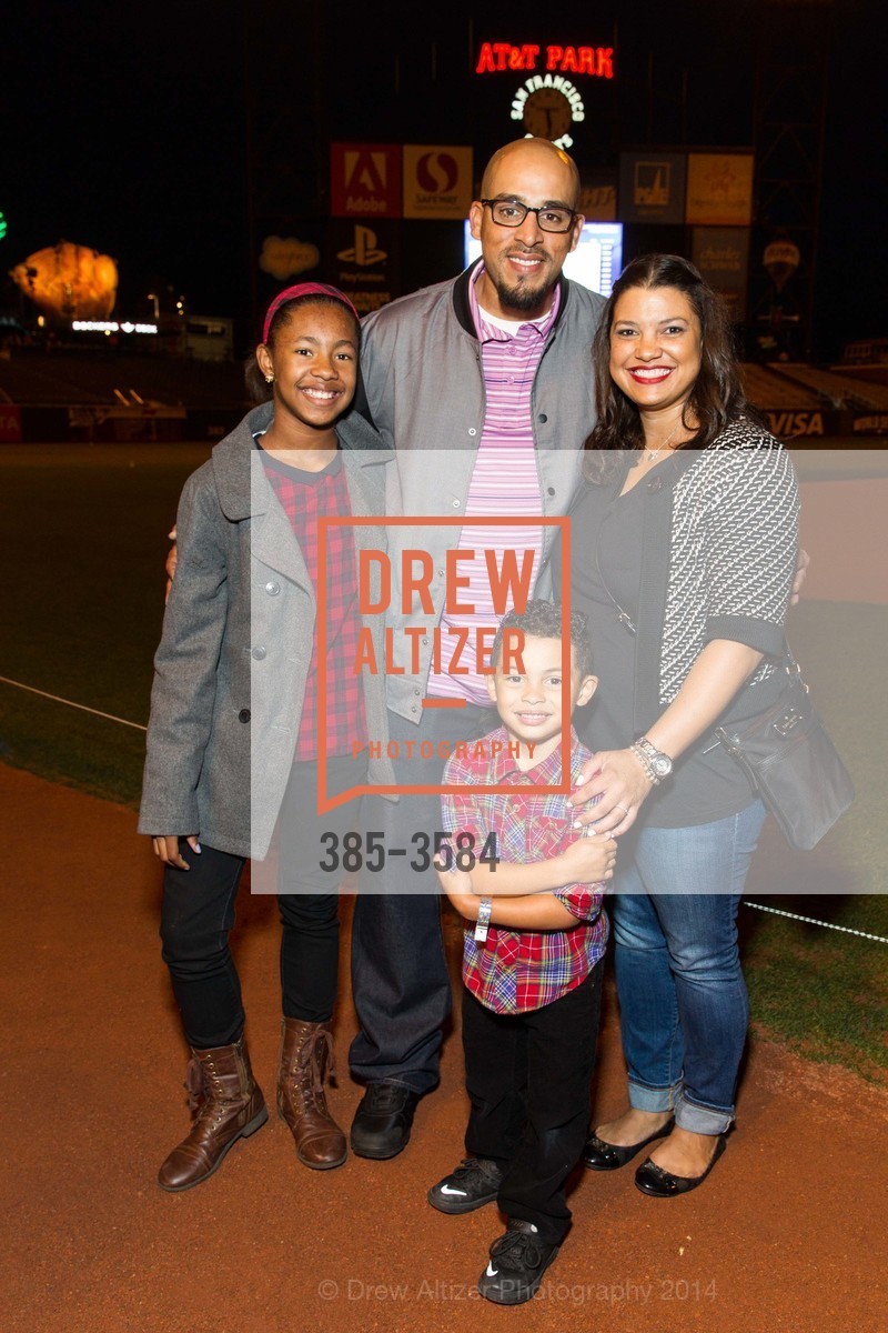 Abigail Epps, Ali Cepeda, Olie Cepeda, HOLIDAY HEROES 2014, US, December 9th, 2014, Photo #385-3584 Abigail Epps, Ali Cepeda, Olie Cepeda, Photo #385-3584