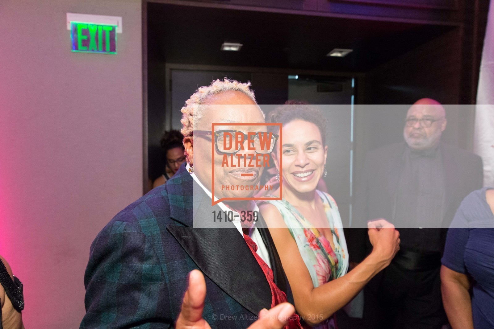 Linda Harrison, Sarah Manyika, 2015 MoAD Gala: Finding the I in Diaspora, MoAD Museum & The St. Regis. MoAD Museum & The St. Regis, October 9th, 2015, Photo #1410-359 Linda Harrison, Sarah Manyika, Photo #1410-359