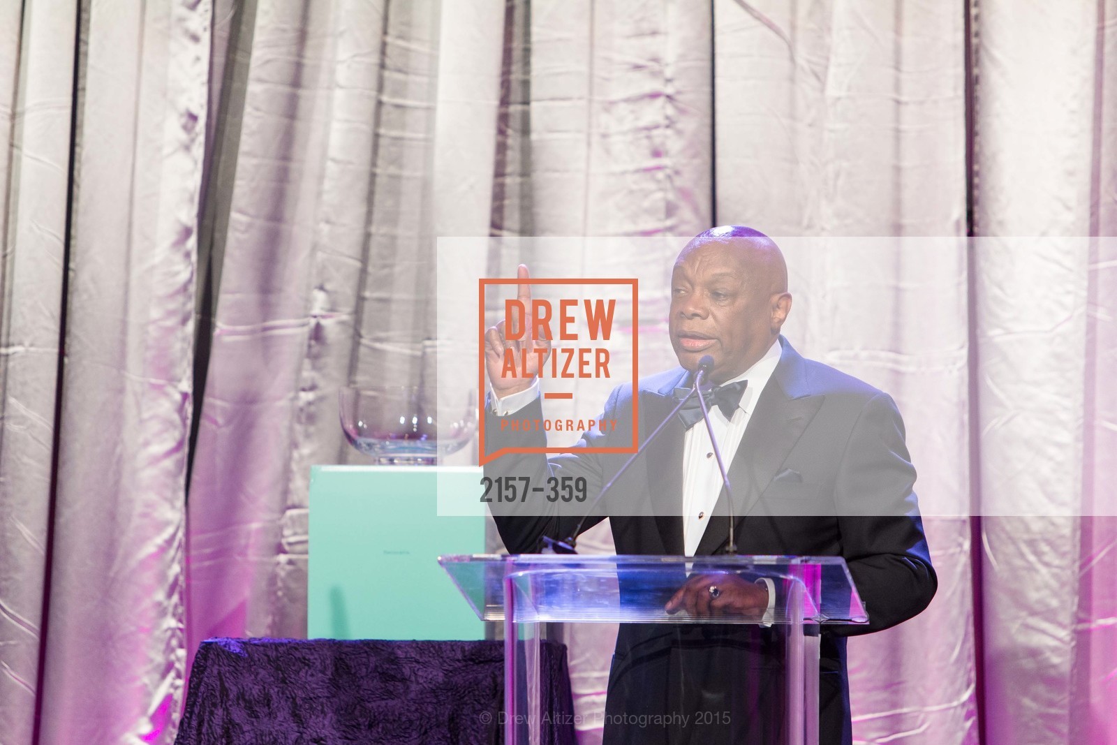 Willie Brown, 2015 MoAD Gala: Finding the I in Diaspora, MoAD Museum & The St. Regis. MoAD Museum & The St. Regis, October 9th, 2015, Photo #2157-359 Willie Brown, Photo #2157-359