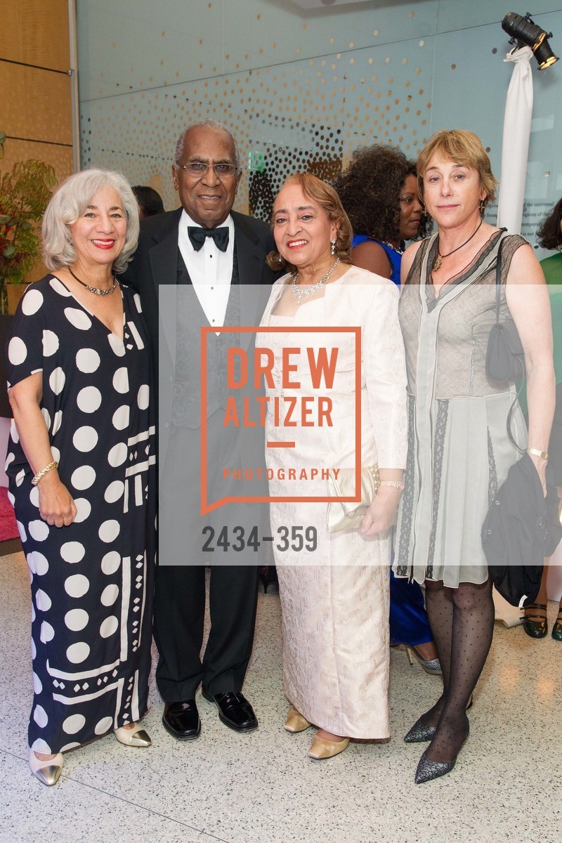 Peggy Woodford Forbes, James Lowell Gibbs, Jewelle Taylor Gibbs, Kathryn Muether, 2015 MoAD Gala: Finding the I in Diaspora, MoAD Museum & The St. Regis. MoAD Museum & The St. Regis, October 9th, 2015, Photo #2434-359 Peggy Woodford Forbes, James Lowell Gibbs, Jewelle Taylor Gibbs, Kathryn Muether, Photo #2434-359