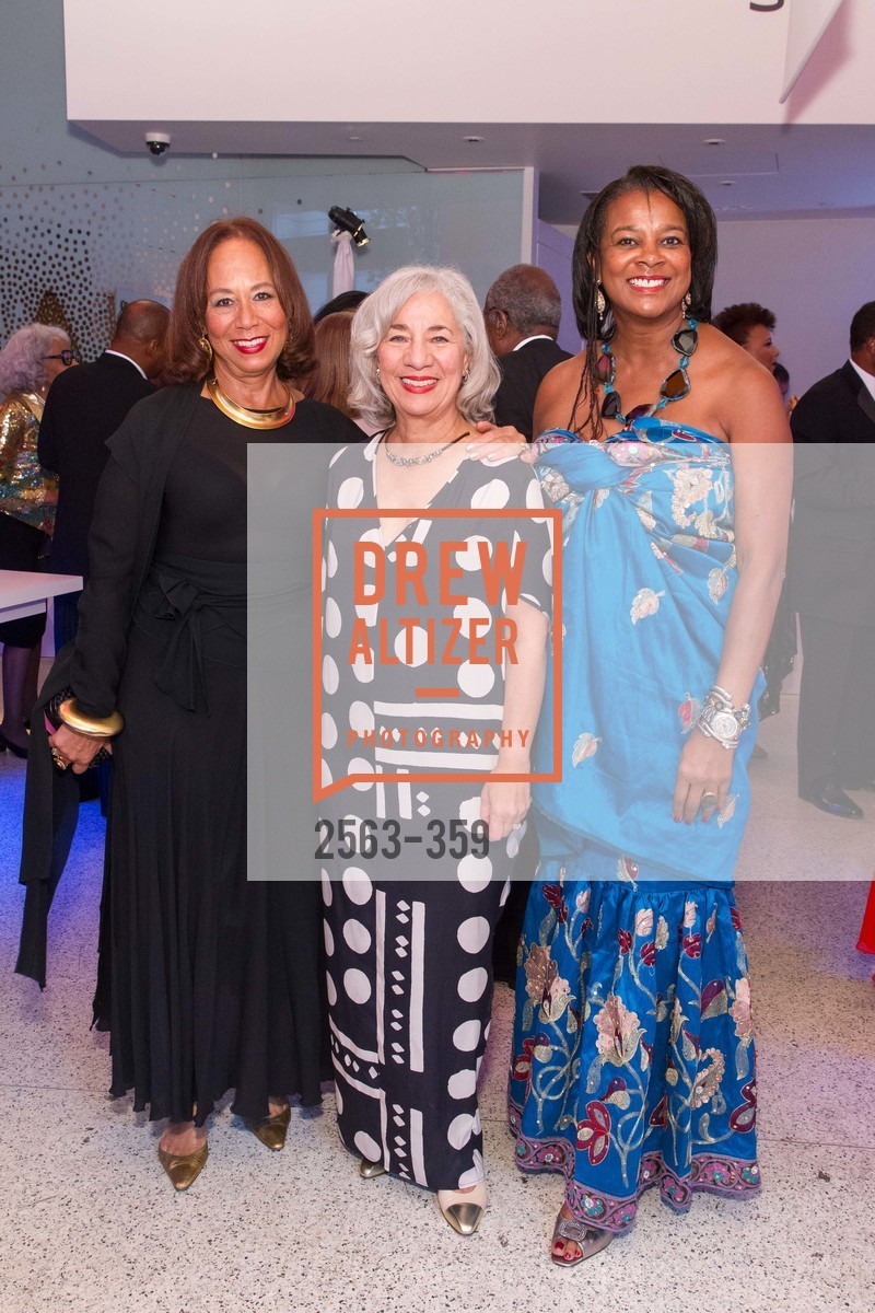 Schyleen Qualls-Brown, Peggy Woodford Forbes, Vicki Hughes, 2015 MoAD Gala: Finding the I in Diaspora, MoAD Museum & The St. Regis. MoAD Museum & The St. Regis, October 9th, 2015, Photo #2563-359 Schyleen Qualls-Brown, Peggy Woodford Forbes, Vicki Hughes, Photo #2563-359