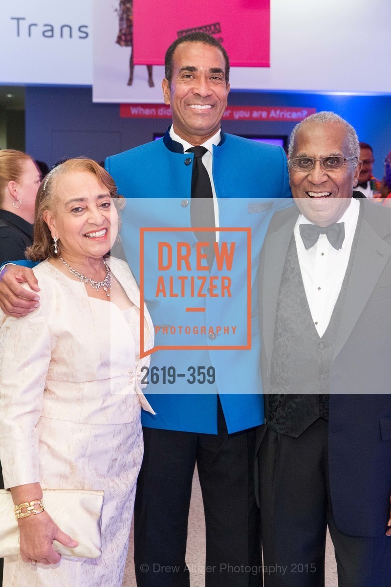 Jewelle Taylor Gibbs, Lowell Gibbs, James Lowell Gibbs, 2015 MoAD Gala: Finding the I in Diaspora, MoAD Museum & The St. Regis. MoAD Museum & The St. Regis, October 9th, 2015, Photo #2619-359 Jewelle Taylor Gibbs, Lowell Gibbs, James Lowell Gibbs, Photo #2619-359