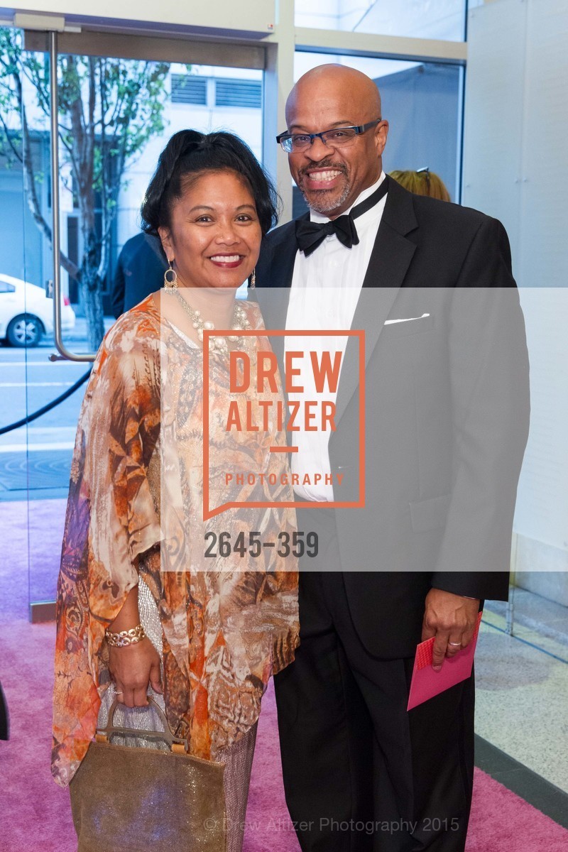 Hydra Mendoza, Eric McDonnell, 2015 MoAD Gala: Finding the I in Diaspora, MoAD Museum & The St. Regis. MoAD Museum & The St. Regis, October 9th, 2015, Photo #2645-359 Hydra Mendoza, Eric McDonnell, Photo #2645-359