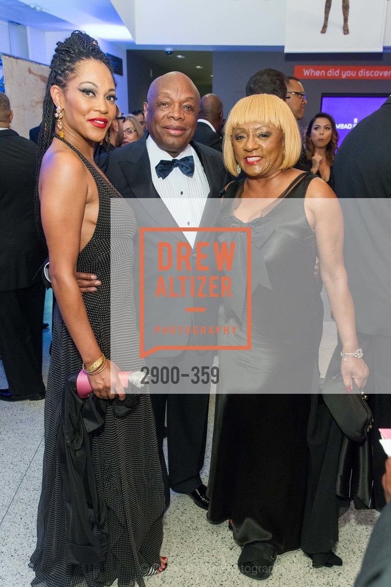 Amanda Wright, Willie Brown, Brenda Wright, 2015 MoAD Gala: Finding the I in Diaspora, MoAD Museum & The St. Regis. MoAD Museum & The St. Regis, October 9th, 2015, Photo #2900-359 Amanda Wright, Willie Brown, Brenda Wright, Photo #2900-359