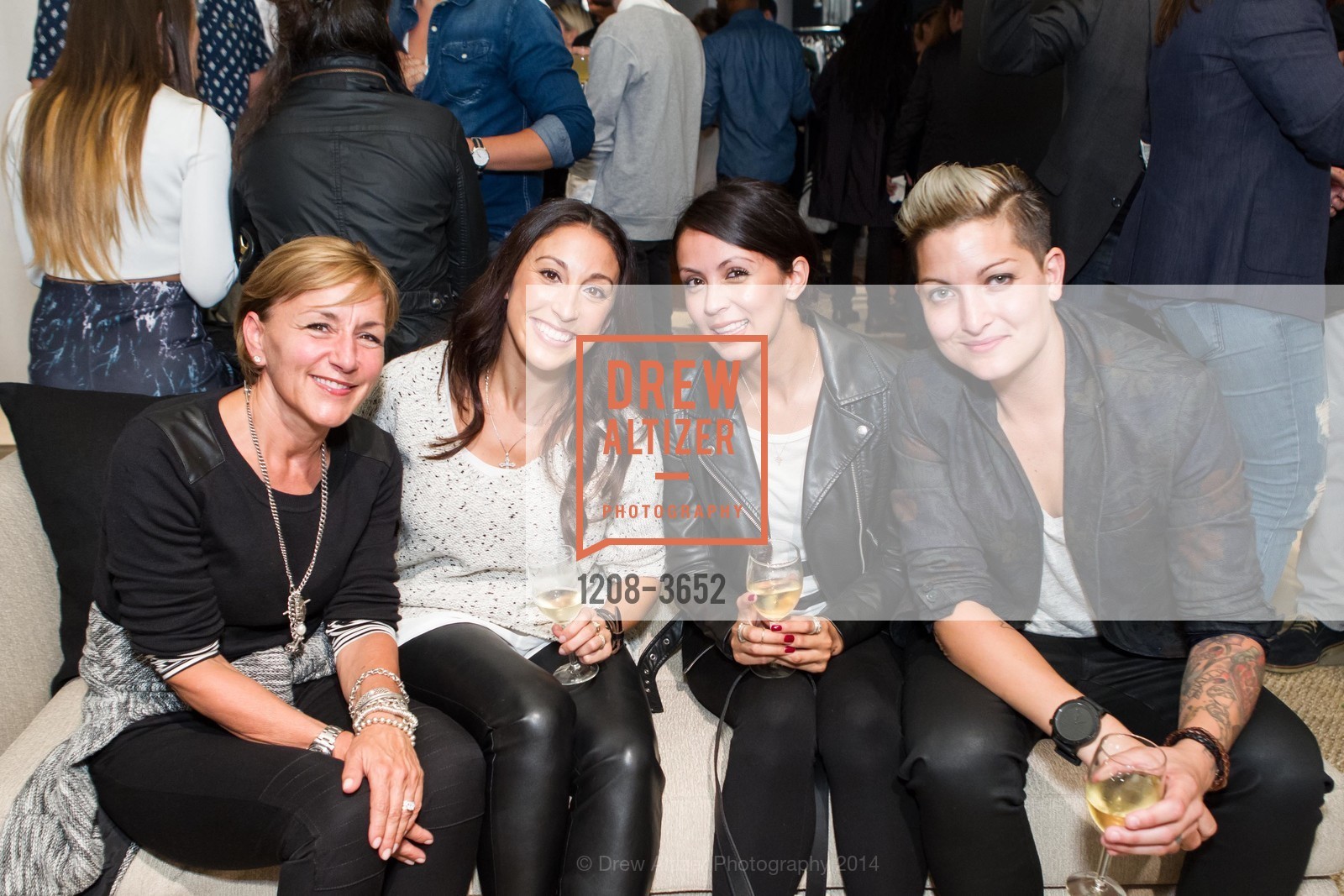 Tammy Fabbri, Danielle Spann, Yurita Serrano, Julia Leyva, BANANA REPUBLIC | Room 7, US, August 7th, 2014, Photo #1208-3652 Tammy Fabbri, Danielle Spann, Yurita Serrano, Julia Leyva, Photo #1208-3652