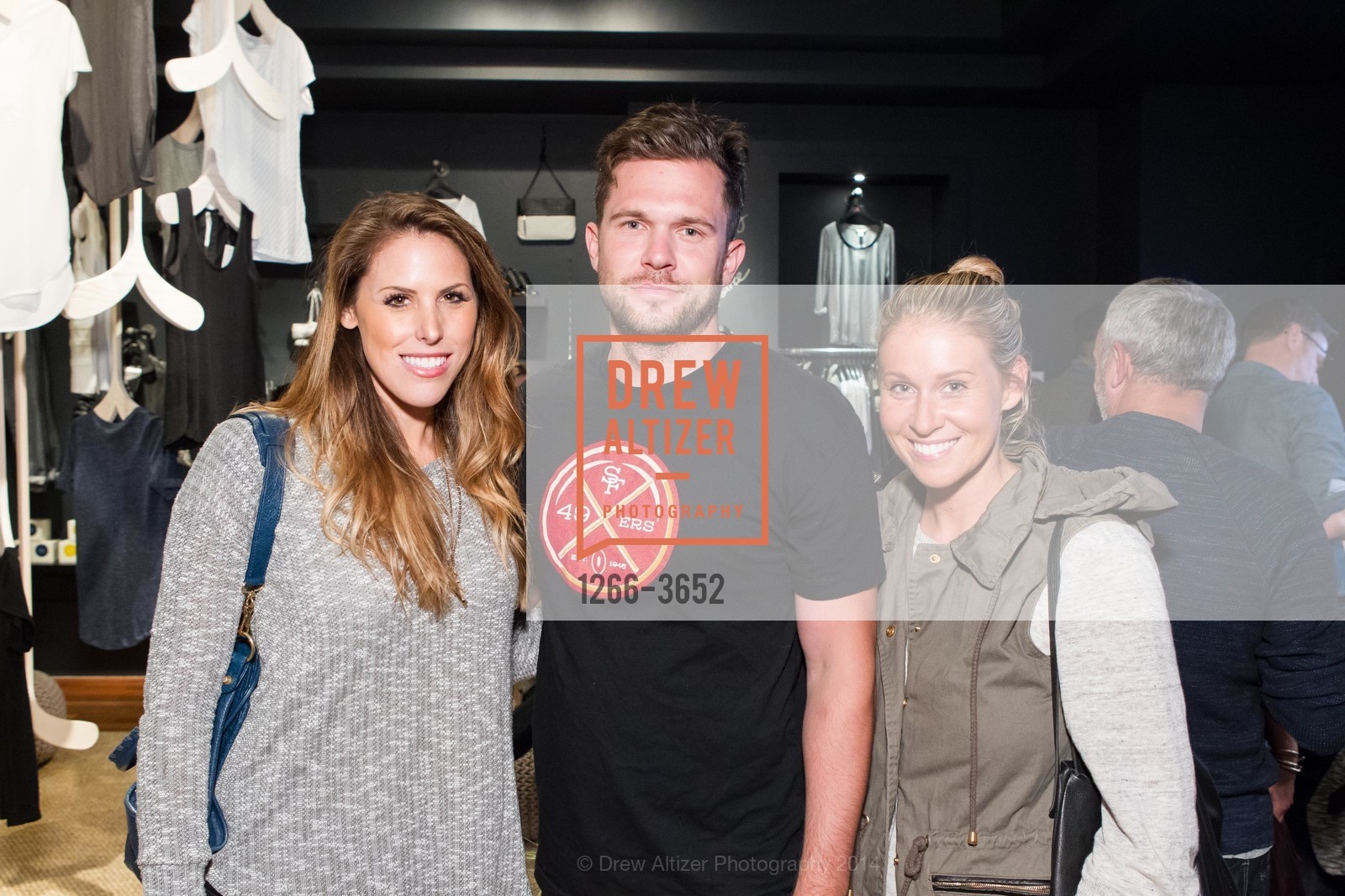 Callie Rosendin, Dylan MacNamara, Sarah de Bretteville, BANANA REPUBLIC | Room 7, US, August 7th, 2014, Photo #1266-3652 Callie Rosendin, Dylan MacNamara, Sarah de Bretteville, Photo #1266-3652