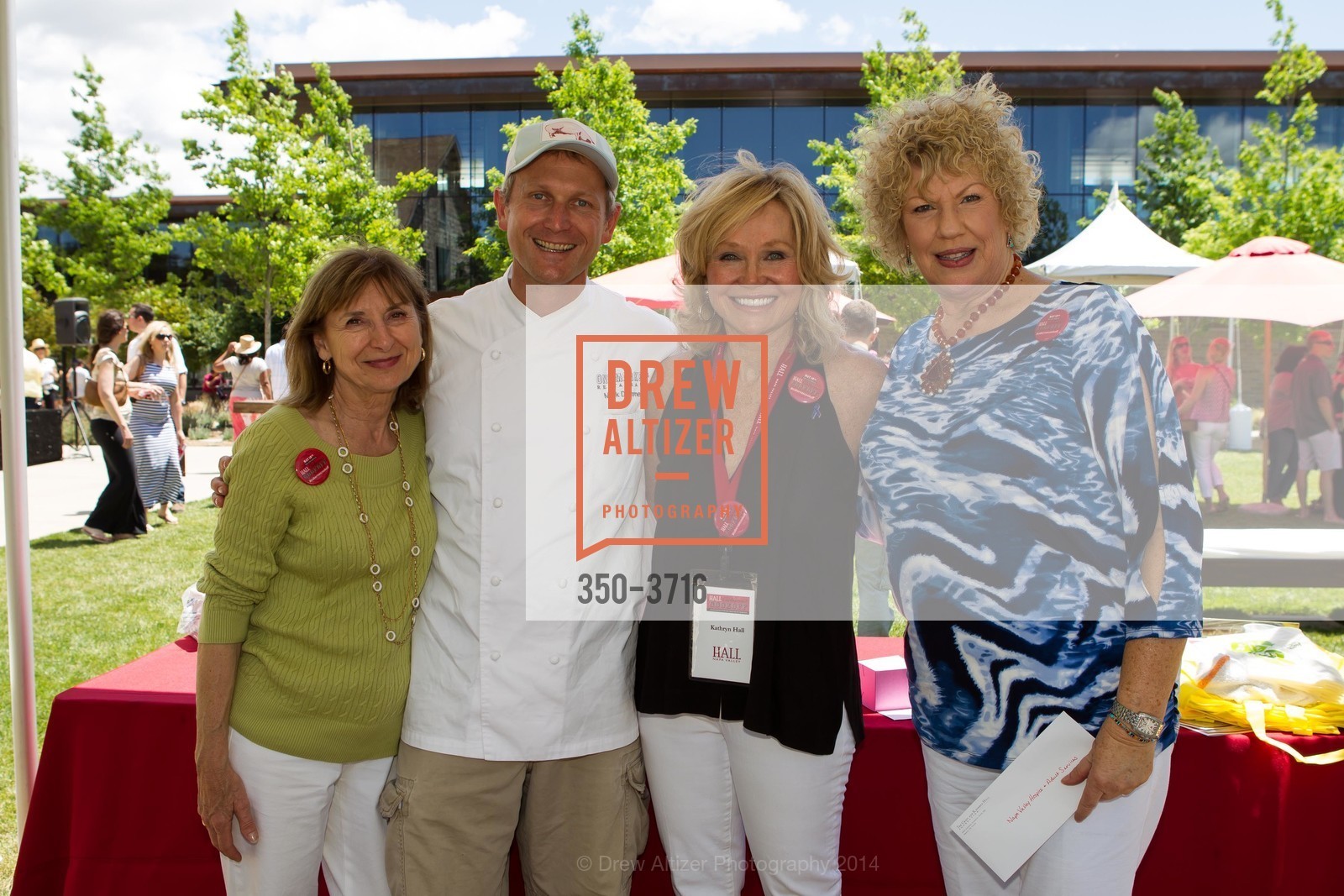 Joanne Sutro, Chef Mark Dommen, Kathryn Hall, Linda Gibson, 5th Annual HALL Cabernet Cookoff, US, May 18th, 2014, Photo #350-3716 Joanne Sutro, Chef Mark Dommen, Kathryn Hall, Linda Gibson, Photo #350-3716