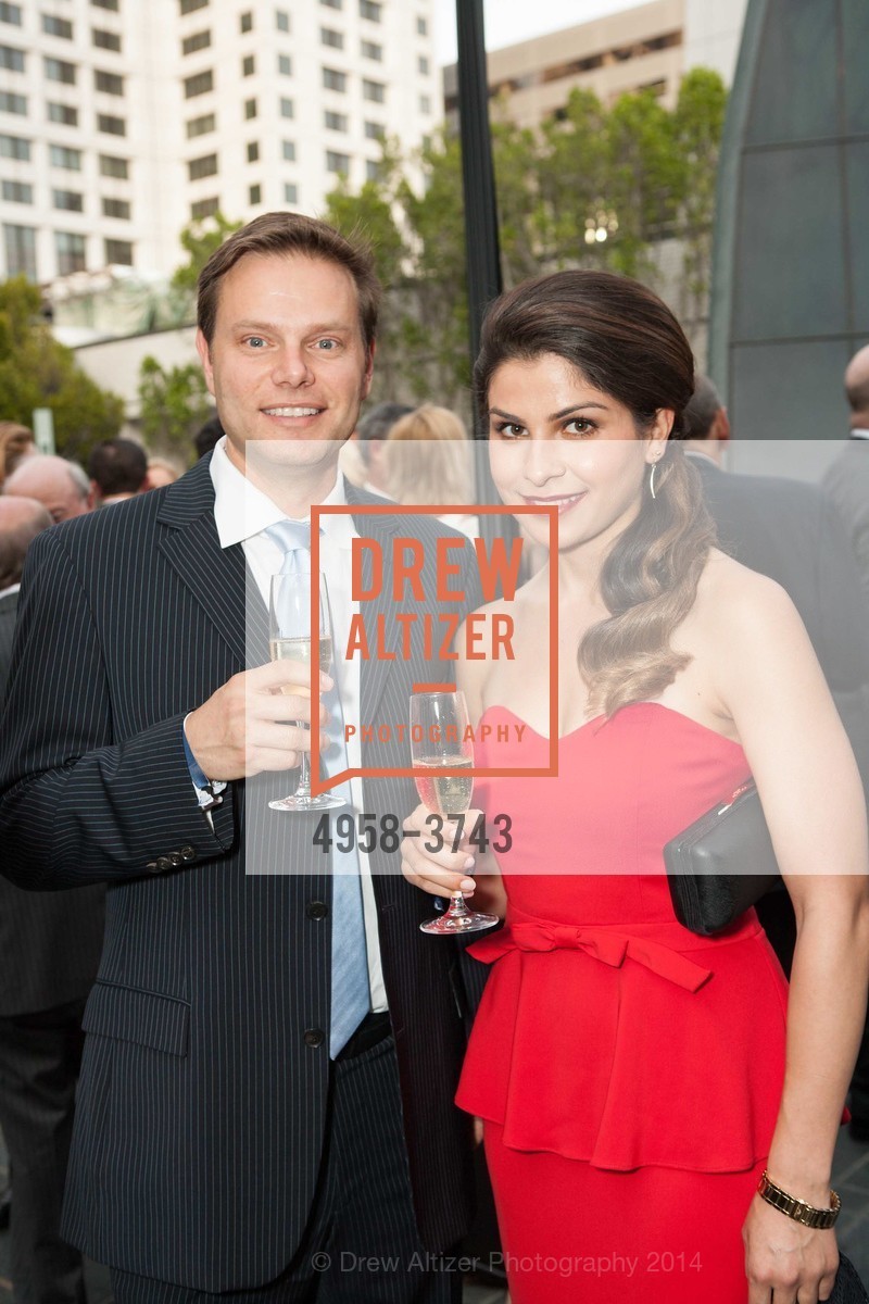 Zeina Oweis, 2014 MODERN BALL - Cocktails & Dinner, US, April 30th, 2014, Photo #4958-3743 Zeina Oweis, Photo #4958-3743