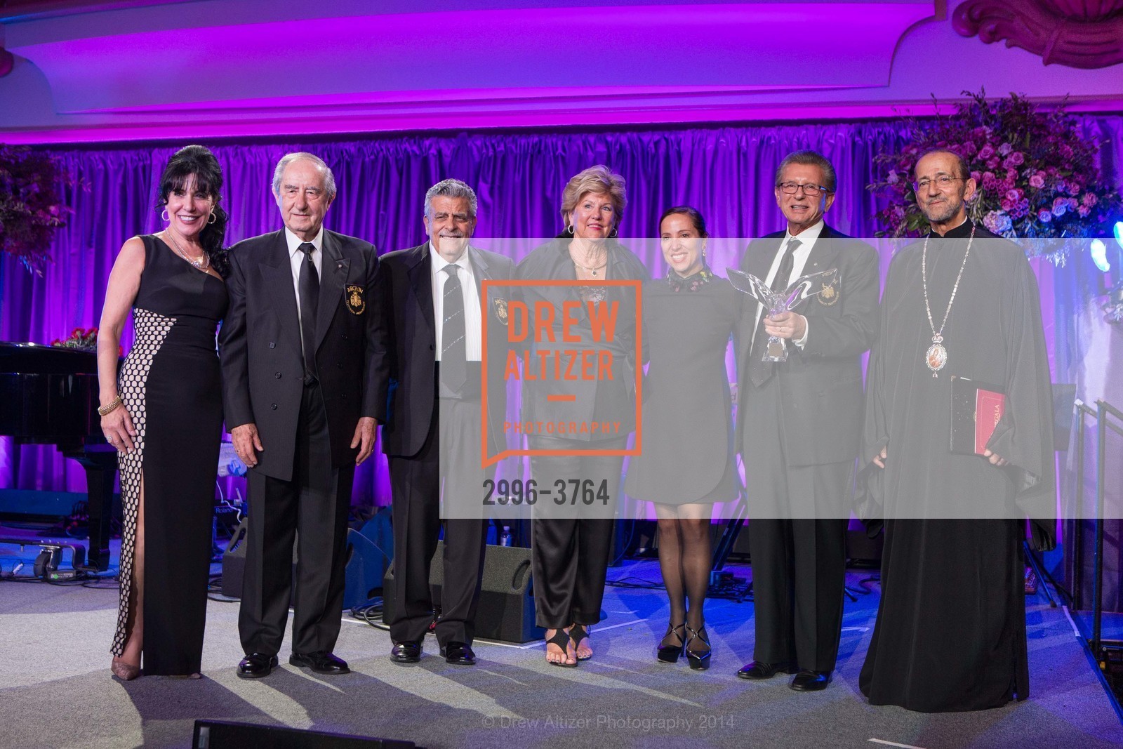 Jeannie Ranglas, Fanis Economidis, Ken Frangadakis, Judy Marcus, Eleni Kounalakis, George Marcus, Metropolitan Gerasimos, Photo #2996-3764