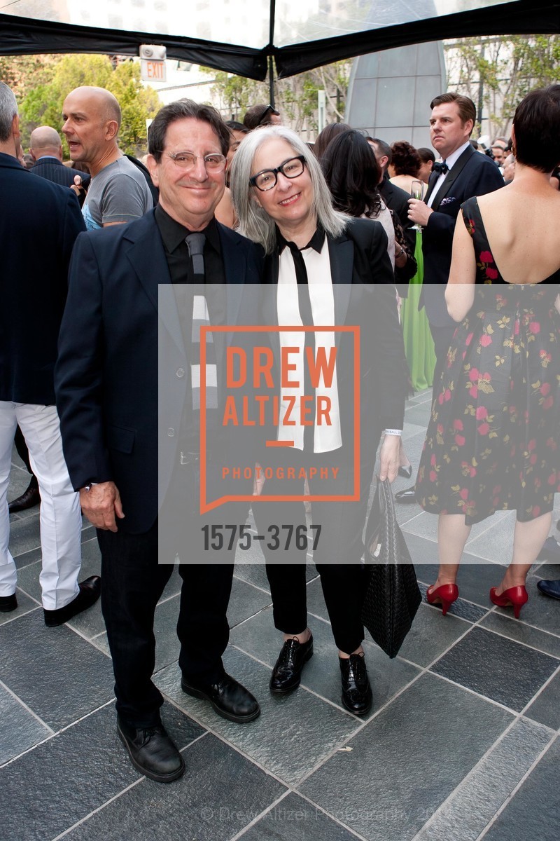 Rick Oginz, Laurie Starr, 2014 MODERN BALL - Red Carpet / Step & Repeat, US, April 30th, 2014, Photo #1575-3767 Rick Oginz, Laurie Starr, Photo #1575-3767