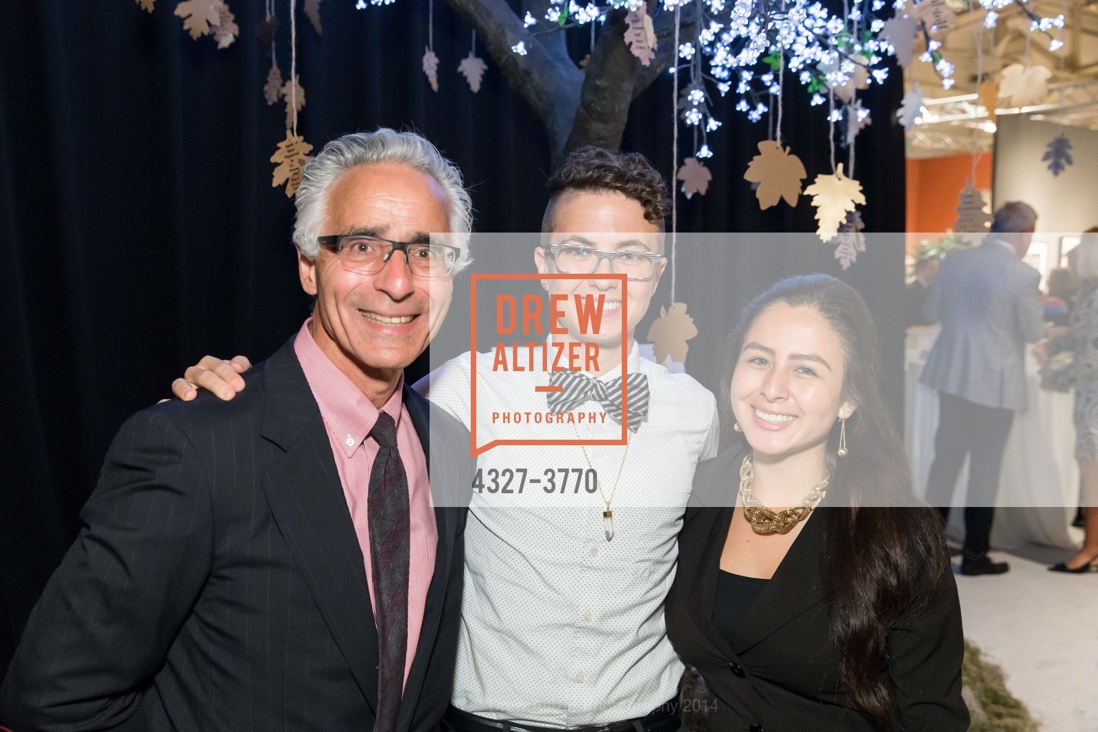 Tony DiStefano, Rik Haber, Daisy ?, THE SAN FRANCISCO FALL ANTIQUES SHOW: The Rush of Gold: Precious Metals in Art & Antiques, US, October 23rd, 2014, Photo #4327-3770 Tony DiStefano, Rik Haber, Daisy ?, Photo #4327-3770