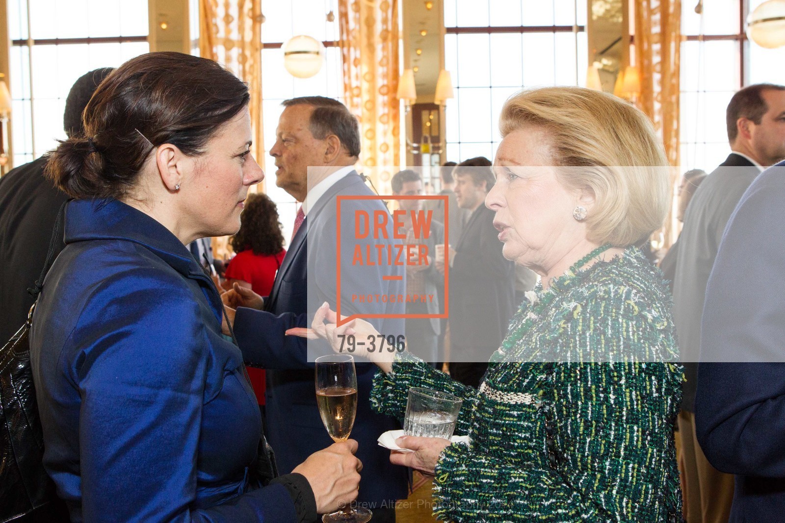 Peggy Kriha Dye, Frayda Lindemann, SAN FRANCISCO OPERA Hosts Opera America Reception, US, June 21st, 2014, Photo #79-3796 Peggy Kriha Dye, Frayda Lindemann, Photo #79-3796