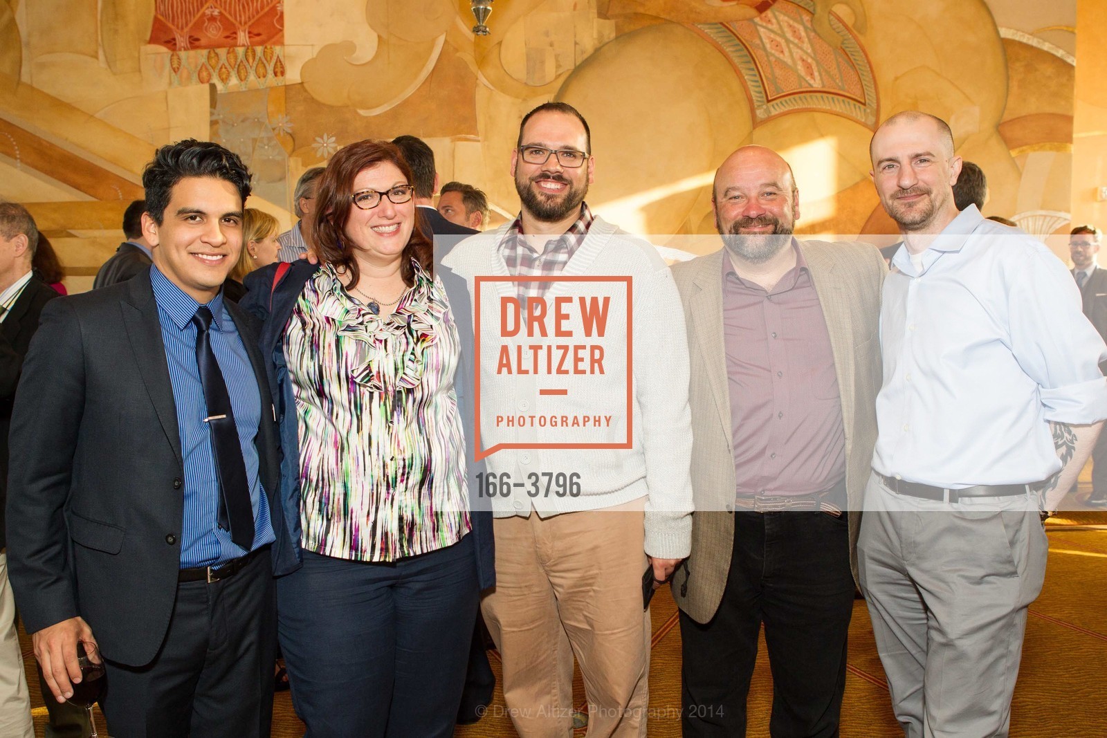Edmundo Quinones, Laura Lee Everett, Nathan DePoint, Damien Elwood, Kevin Sovczyk, SAN FRANCISCO OPERA Hosts Opera America Reception, US, June 21st, 2014, Photo #166-3796 Edmundo Quinones, Laura Lee Everett, Nathan DePoint, Damien Elwood, Kevin Sovczyk, Photo #166-3796