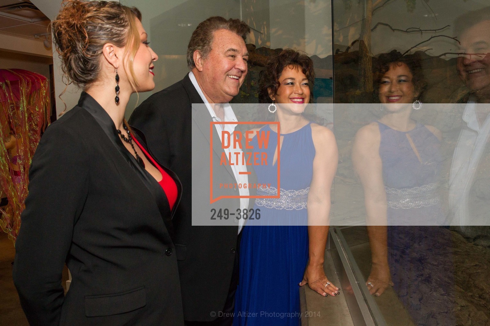 Nadine Lucia, William O'Keeffe, Tiger Lyn, San Francisco Bay Gala at the AQUARIUM OF THE BAY, US, October 9th, 2014, Photo #249-3826 Nadine Lucia, William O'Keeffe, Tiger Lyn, Photo #249-3826