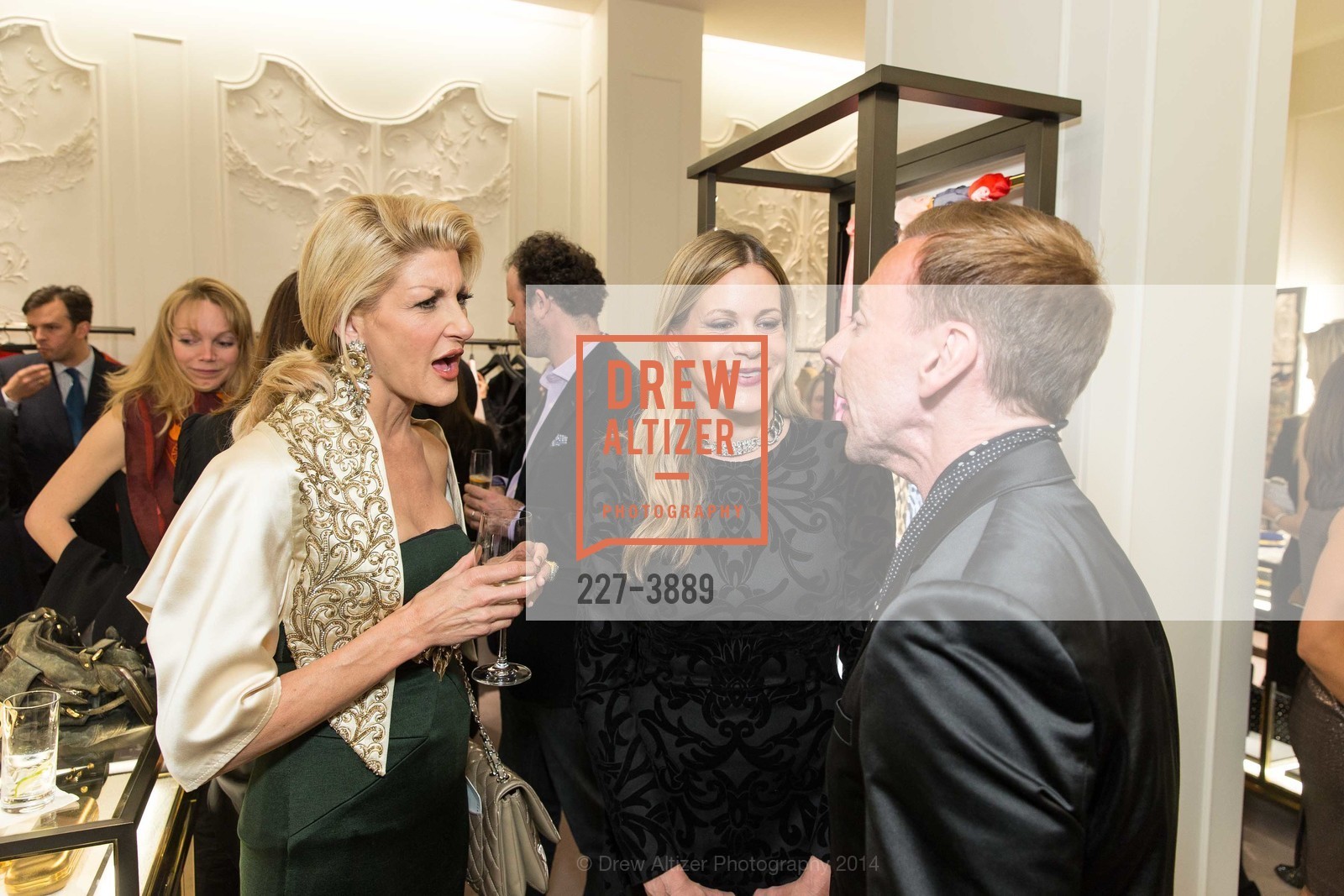 Karen Caldwell, Mary Beth Shimmon, Mark Rhoades, ALEXANDER McQUEEN old, US, February 27th, 2014, Photo #227-3889 Karen Caldwell, Mary Beth Shimmon, Mark Rhoades, Photo #227-3889