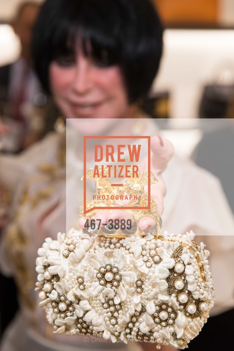 Atmosphere, ALEXANDER McQUEEN old, US, February 27th, 2014, Photo #467-3889 Atmosphere, Photo #467-3889