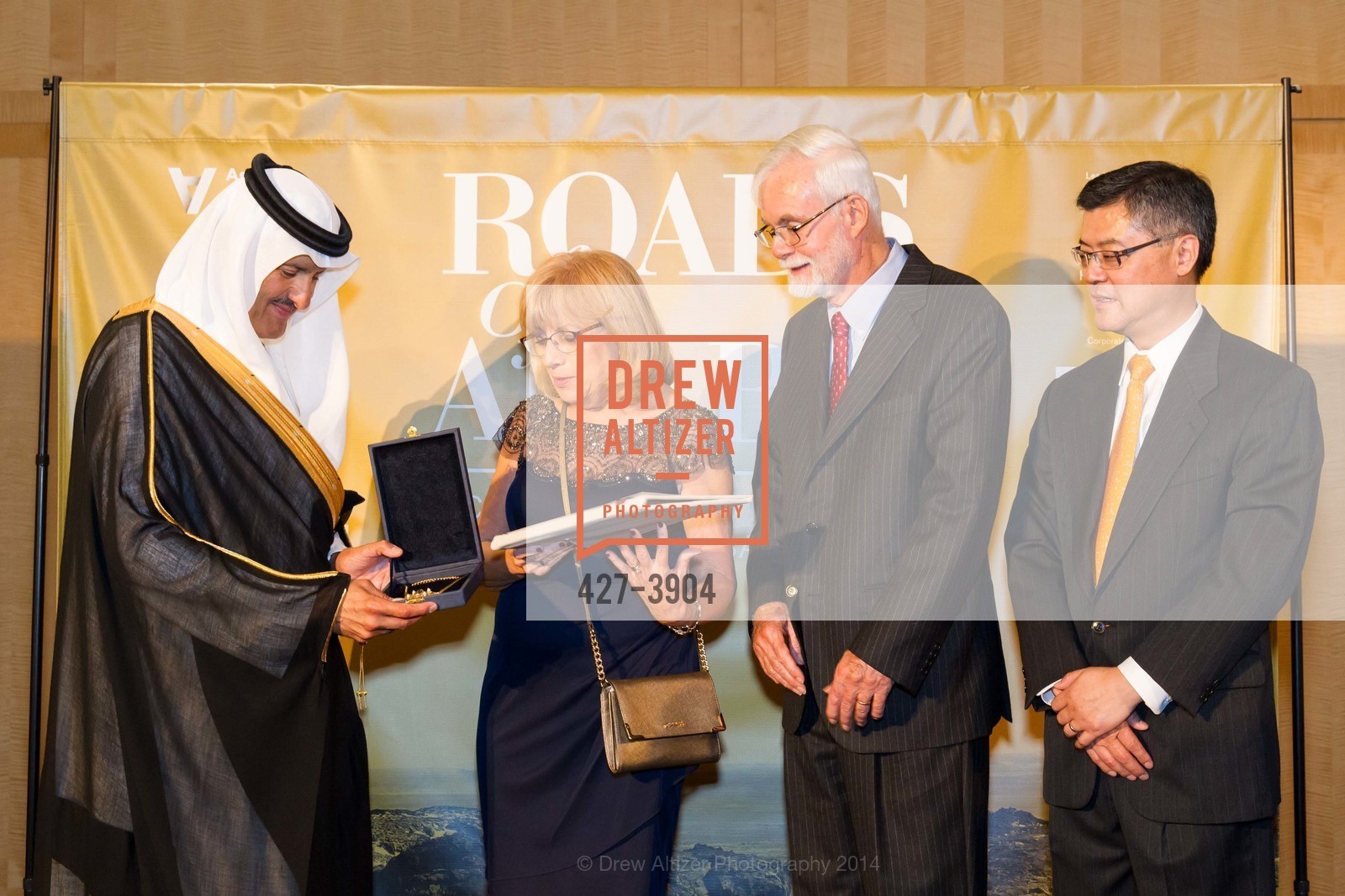 Bin Salma Bin Abdulaziz Al Saud, Sandra Reid, James Reid, Jay Xu, ASIAN ART MUSEUM'S Dinner to Celebrate Road of Arabia Exhibit Opening, US, October 28th, 2014, Photo #427-3904 Bin Salma Bin Abdulaziz Al Saud, Sandra Reid, James Reid, Jay Xu, Photo #427-3904