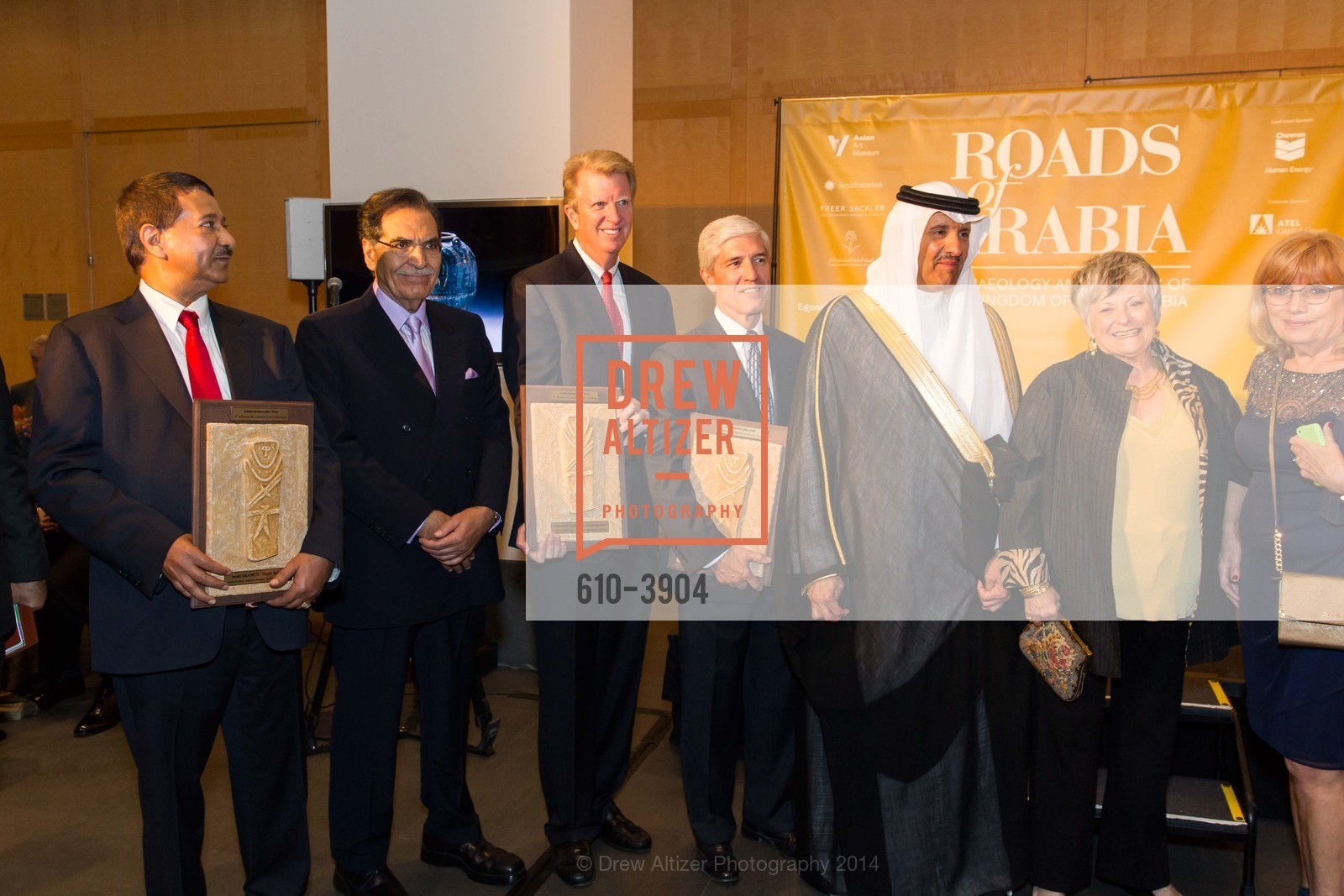 Abdulrahman Ali Wuhaib, Tom Walter, Bin Salma Bin Abdulaziz Al Saud, Susan Kellenborg Jones, Sandra Reid, Photo #610-3904