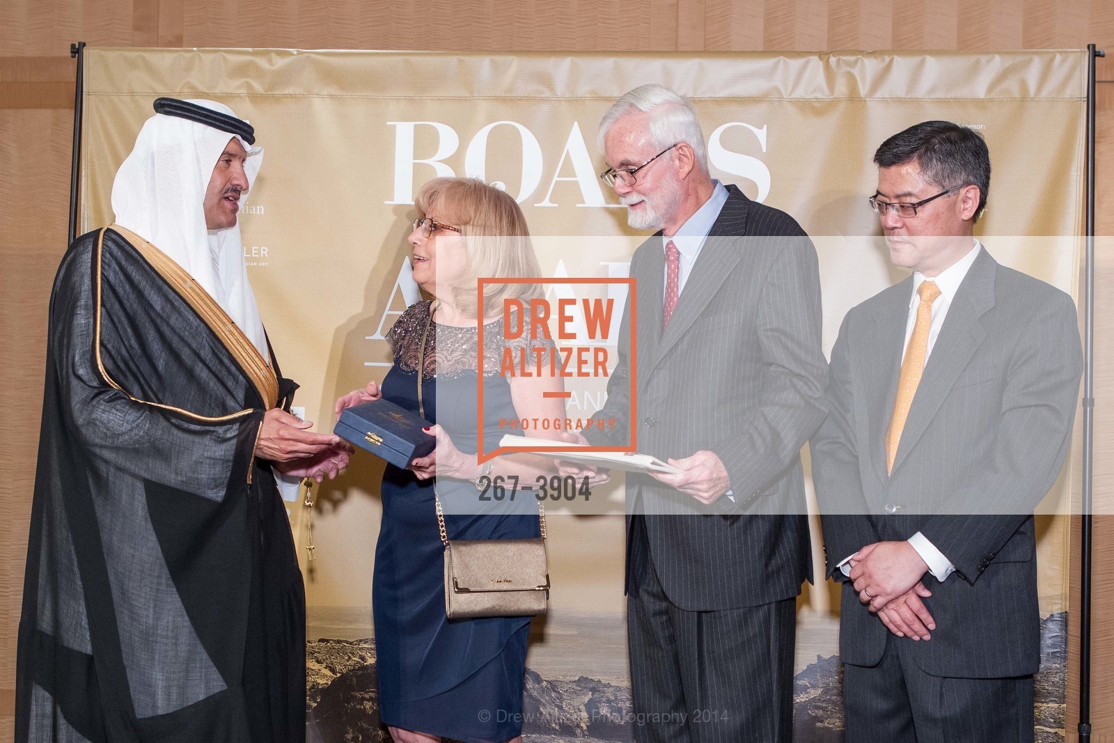 Bin Salma Bin Abdulaziz Al Saud, Sandra Reid, James Reid, Jay Xu, ASIAN ART MUSEUM'S Dinner to Celebrate Road of Arabia Exhibit Opening, US, October 28th, 2014, Photo #267-3904 Bin Salma Bin Abdulaziz Al Saud, Sandra Reid, James Reid, Jay Xu, Photo #267-3904