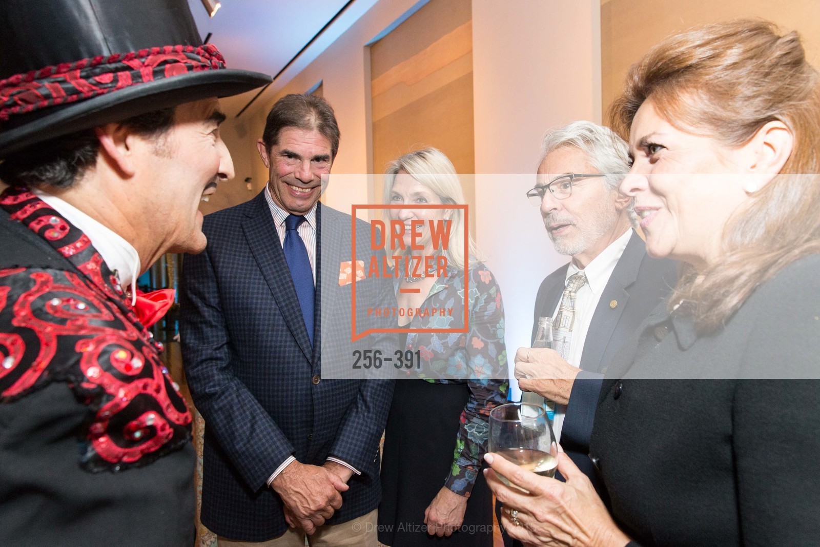 John Rosekrans, Kathy Best, Bill Ballas, Carol Ann Wentworth, Jewel City: Art From San Francisco's Panama-Pacific International Exposition Donor Opening Reception, de Young Museum. de Young Museum, October 15th, 2015, Photo #256-391 John Rosekrans, Kathy Best, Bill Ballas, Carol Ann Wentworth, Photo #256-391