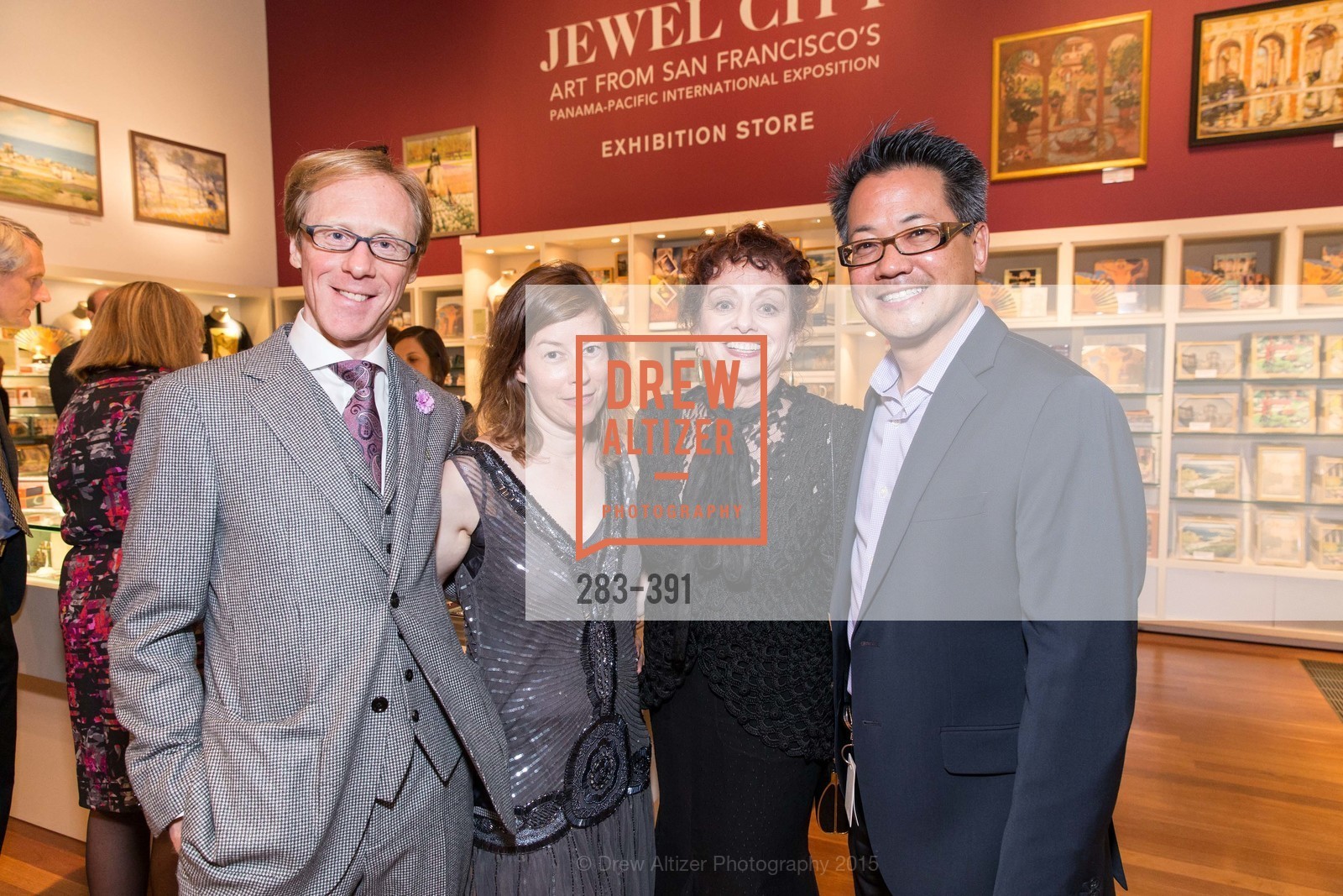 Jonathan Ravel, Leslie Dutcher, Renee Dreyfus, Steuart Hata, Jewel City: Art From San Francisco's Panama-Pacific International Exposition Donor Opening Reception, de Young Museum. de Young Museum, October 15th, 2015, Photo #283-391 Jonathan Ravel, Leslie Dutcher, Renee Dreyfus, Steuart Hata, Photo #283-391