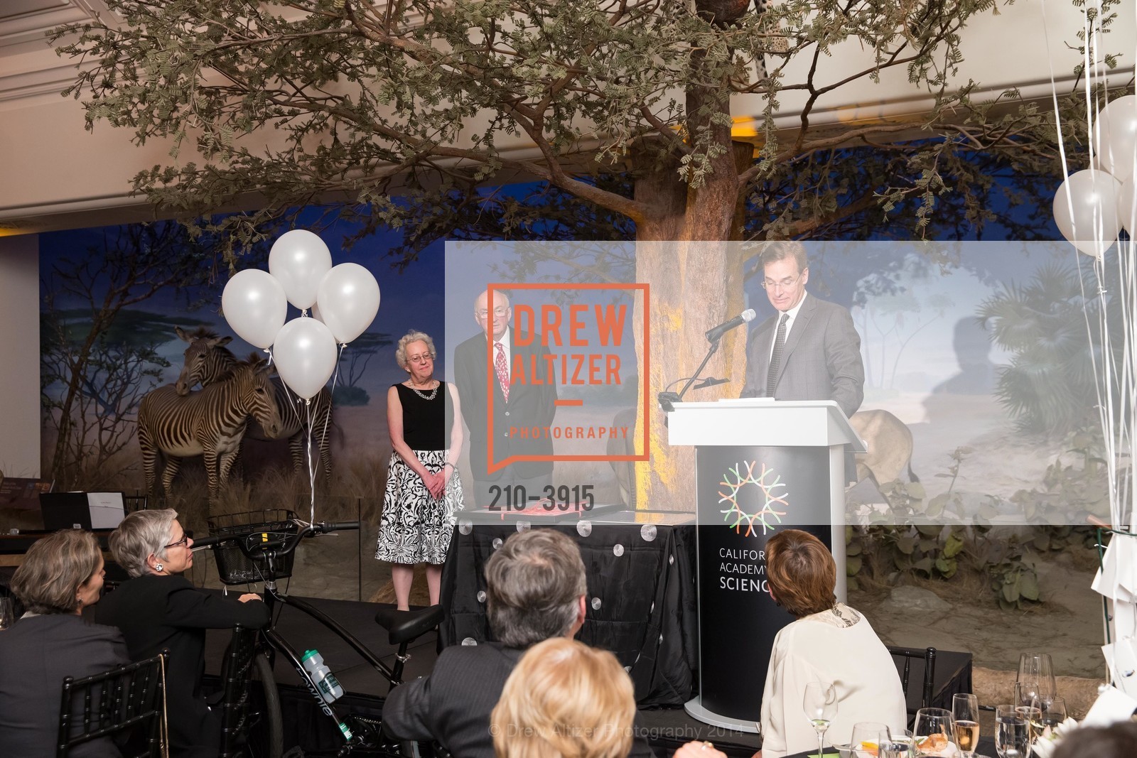 Jean Farrington, Greg Farrington, John Atwater, CALIFORNIA ACADEMY OF SCIENCE'S Farewell Party for Greg Farrington, US, May 19th, 2014, Photo #210-3915 Jean Farrington, Greg Farrington, John Atwater, Photo #210-3915