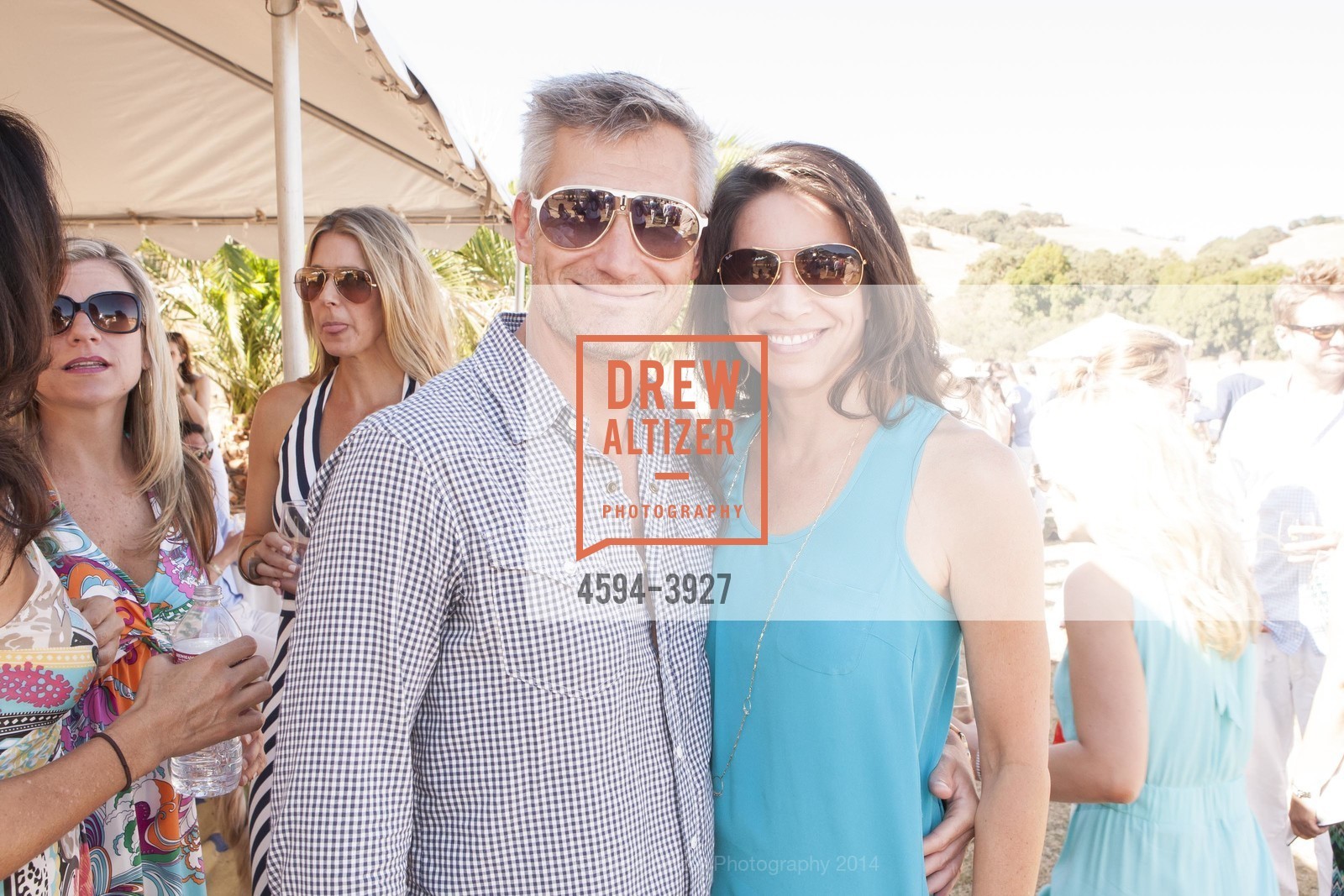 Justin Curtis, Heidi Mullan, OYSTER CLUB OLD, US, August 16th, 2014, Photo #4594-3927 Justin Curtis, Heidi Mullan, Photo #4594-3927