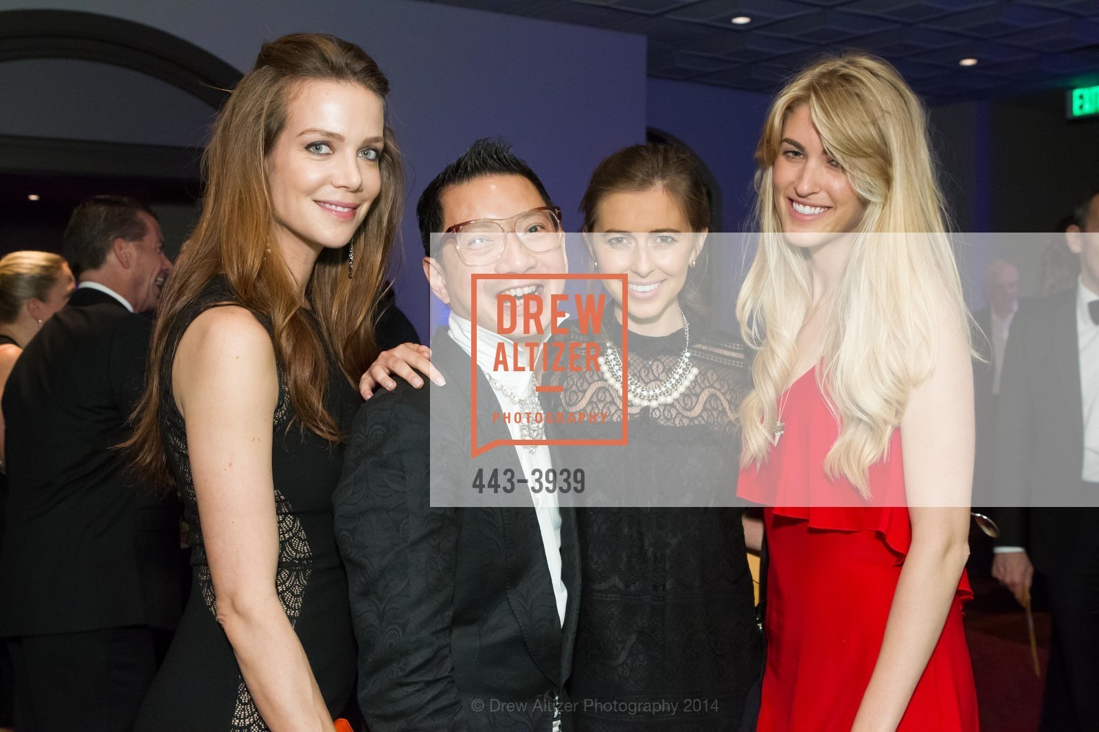 Rachel Sitz, Lorence Manansala, Michelle Barrett, Jen Kay, Photo #443-3939