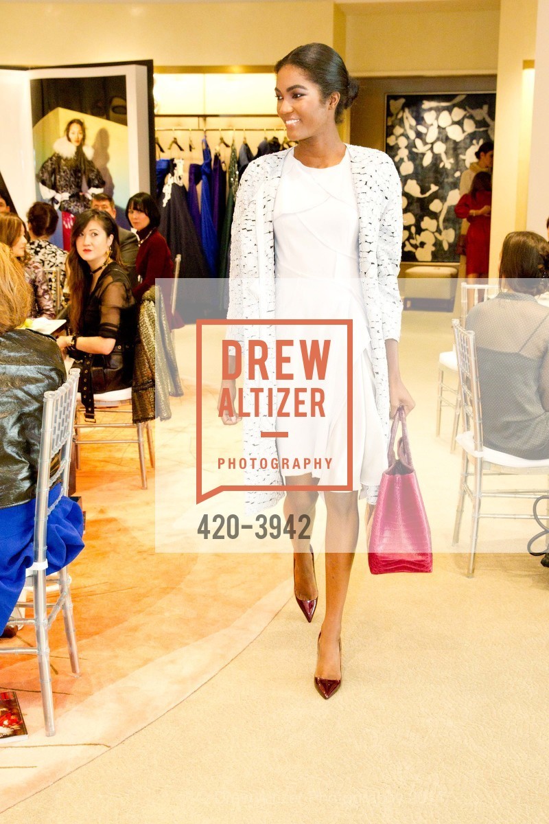 Fashion Show, NEIMAN MARCUS & VANITY FAIR Art of Fashion, US, September 17th, 2014, Photo #420-3942 Fashion Show, Photo #420-3942