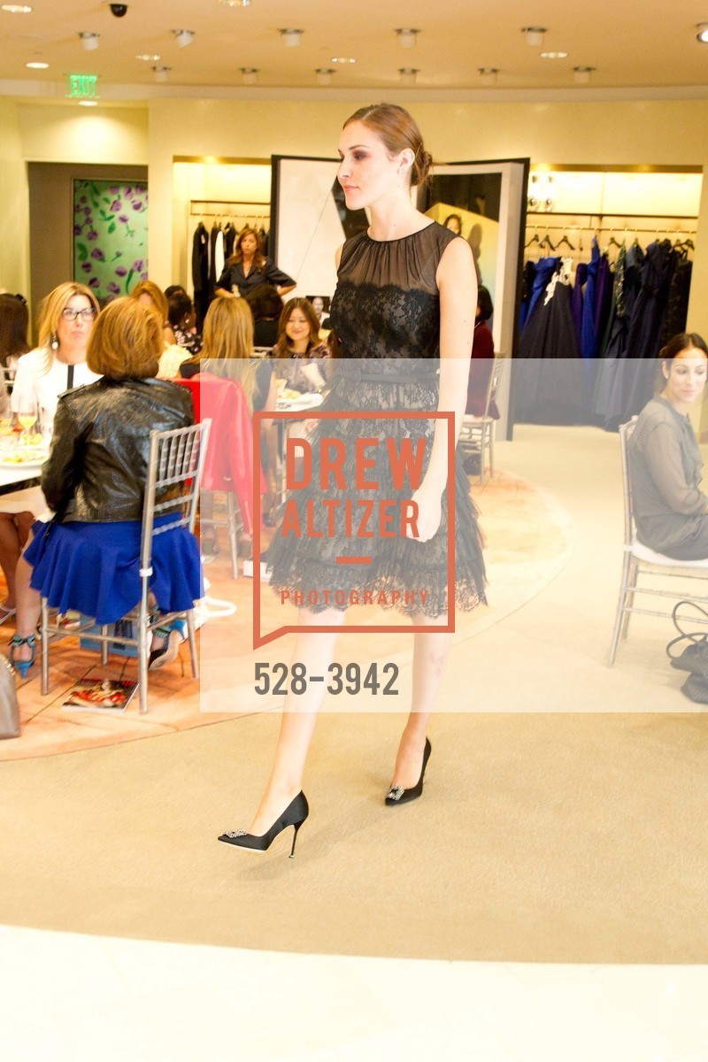 Fashion Show, NEIMAN MARCUS & VANITY FAIR Art of Fashion, US, September 17th, 2014, Photo #528-3942 Fashion Show, Photo #528-3942