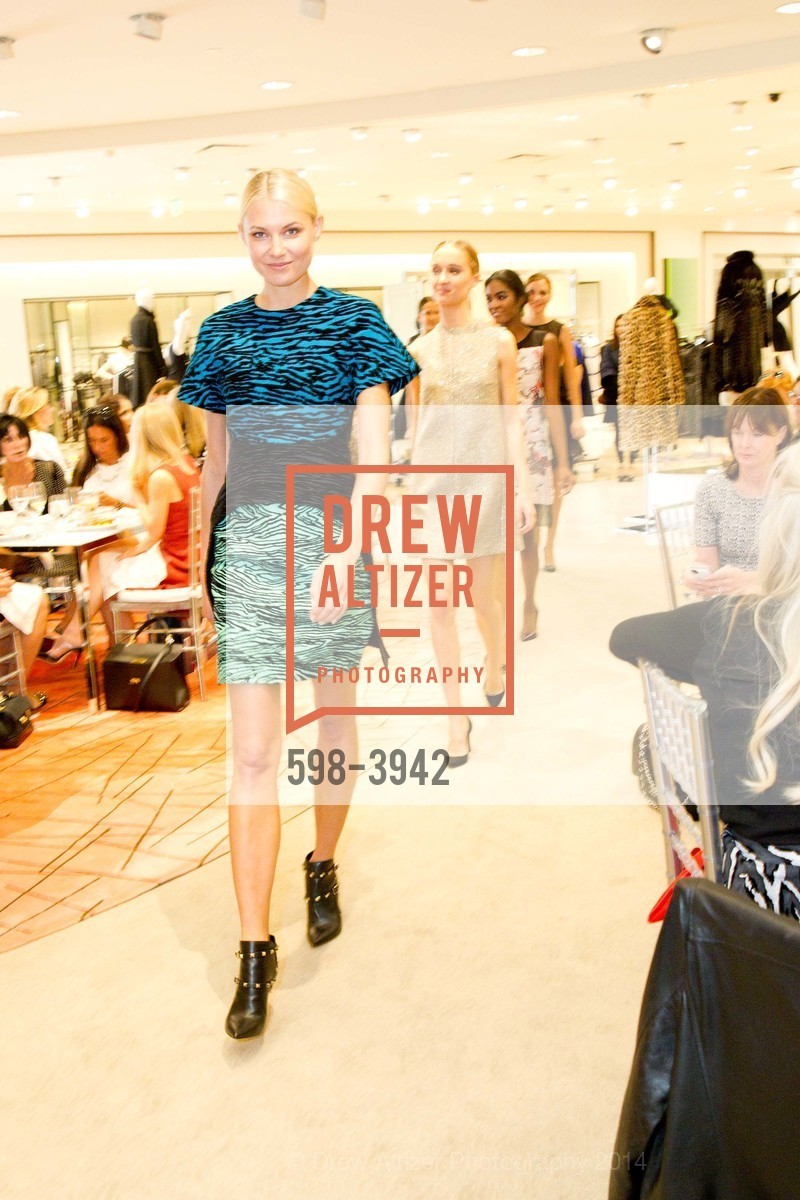 Fashion Show, NEIMAN MARCUS & VANITY FAIR Art of Fashion, US, September 17th, 2014, Photo #598-3942 Fashion Show, Photo #598-3942
