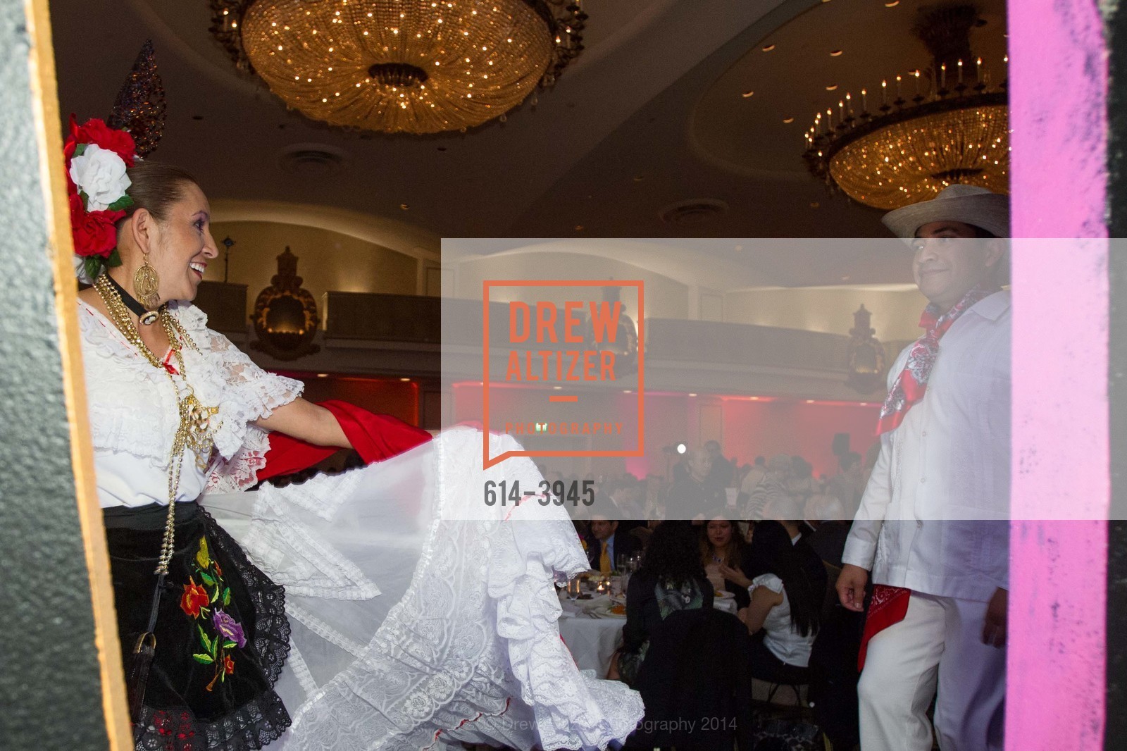 Performance, LATINO COMMUNITY FOUNDATION'S 9th Annual Gala - Celebrating Philanthropy on Sabor Latino, US, April 30th, 2014, Photo #614-3945 Performance, Photo #614-3945
