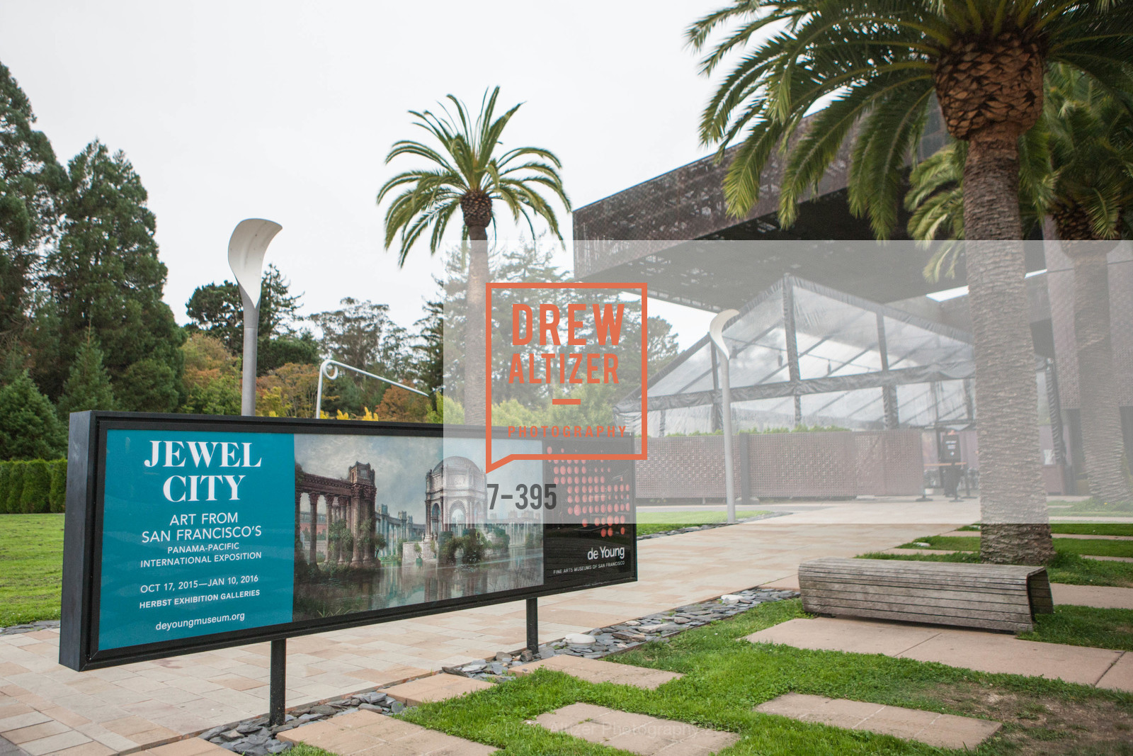 Atmosphere, 10th Anniversary of the new de Young: Community Day, de Young Museum. De Young, October 17th, 2015, Photo #7-395 Atmosphere, Photo #7-395