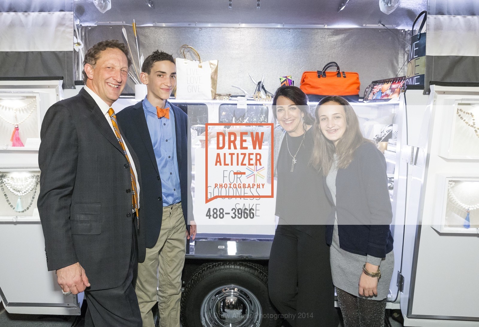 Larry Baer, Zack Baer, Pam Baer, Alana Baer, FOR GOODNESS SAKE Sneak Peek, US, November 19th, 2014, Photo #488-3966 Larry Baer, Zack Baer, Pam Baer, Alana Baer, Photo #488-3966