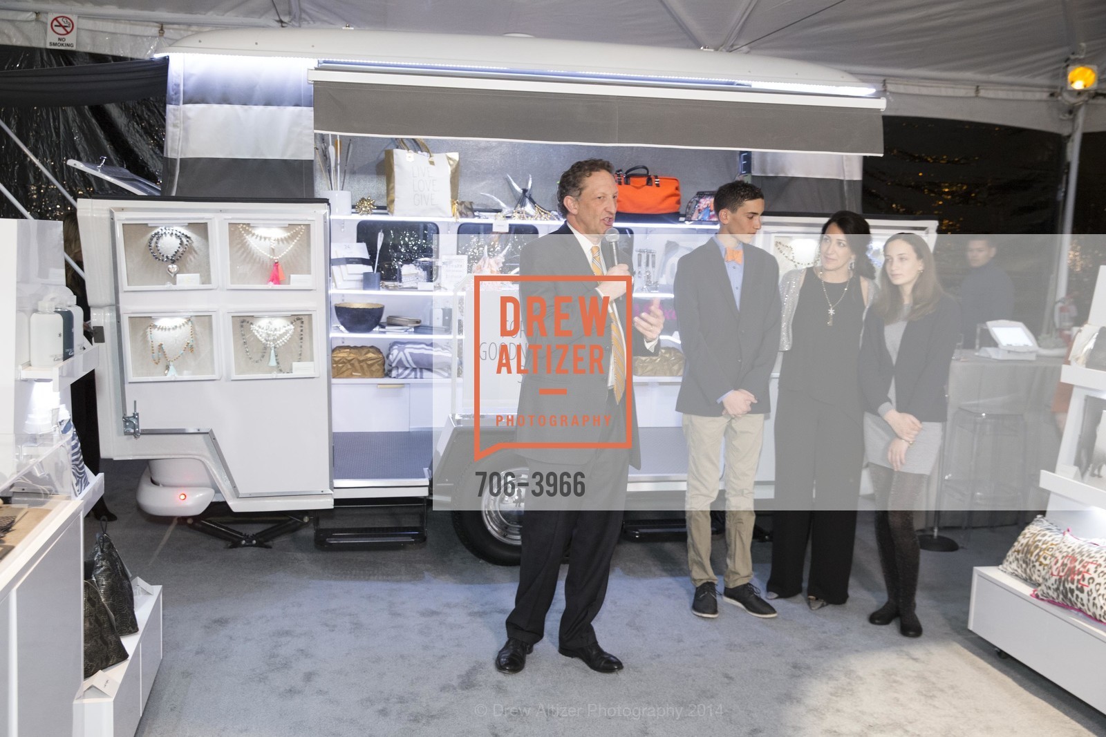 Larry Baer, Zack Baer, Pam Baer, Alana Baer, FOR GOODNESS SAKE Sneak Peek, US, November 19th, 2014, Photo #706-3966 Larry Baer, Zack Baer, Pam Baer, Alana Baer, Photo #706-3966