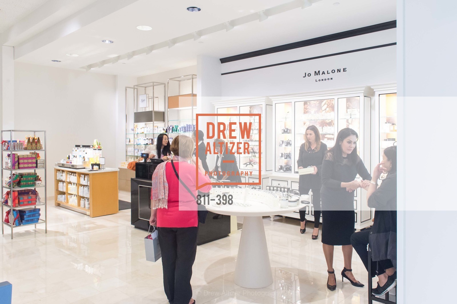 Atmosphere, Project Beauty at Neiman Marcus Palo Alto, Neiman Marcus, October 16th, 2015,Drew Altizer, Drew Altizer Photography, full-service agency, private events, San Francisco photographer, photographer california