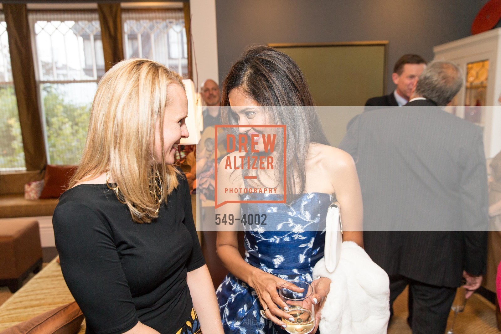 Jane Mudge, Komal Shah, SF OPERA BALL Benefactor Party 2014, US, August 21st, 2014, Photo #549-4002 Jane Mudge, Komal Shah, Photo #549-4002