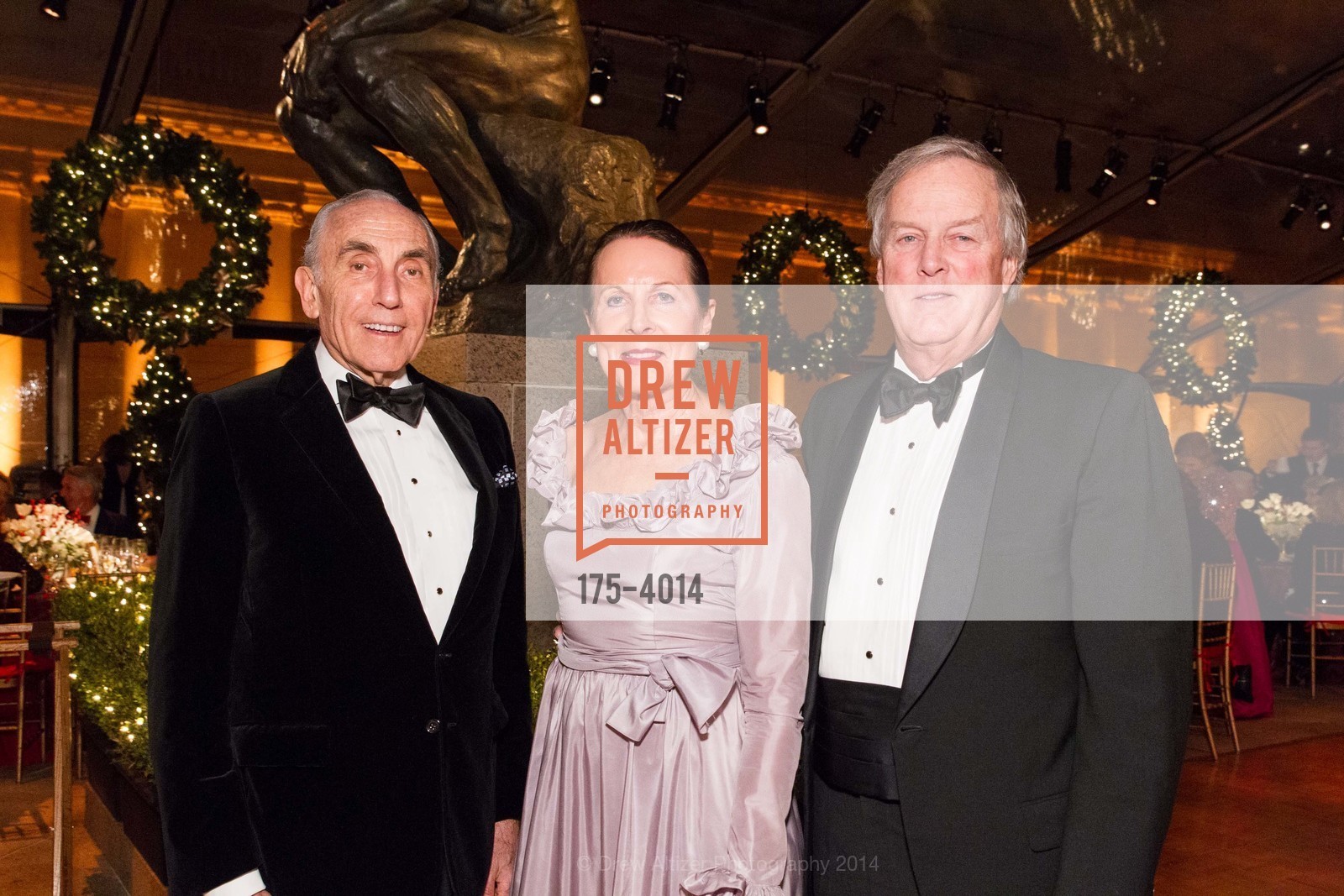 Jerry Weissman, Holly Suich, Jerry Suich, ELEGANT EVENING in the COURT OF HONOR, US, December 11th, 2014, Photo #175-4014 Jerry Weissman, Holly Suich, Jerry Suich, Photo #175-4014
