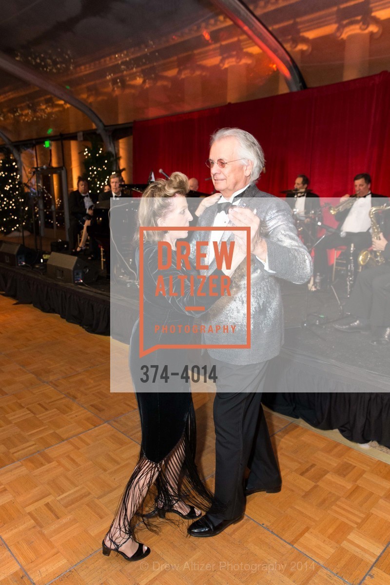 Ellie Killebrew Brown, Theodore Brown, ELEGANT EVENING in the COURT OF HONOR, US, December 11th, 2014, Photo #374-4014 Ellie Killebrew Brown, Theodore Brown, Photo #374-4014