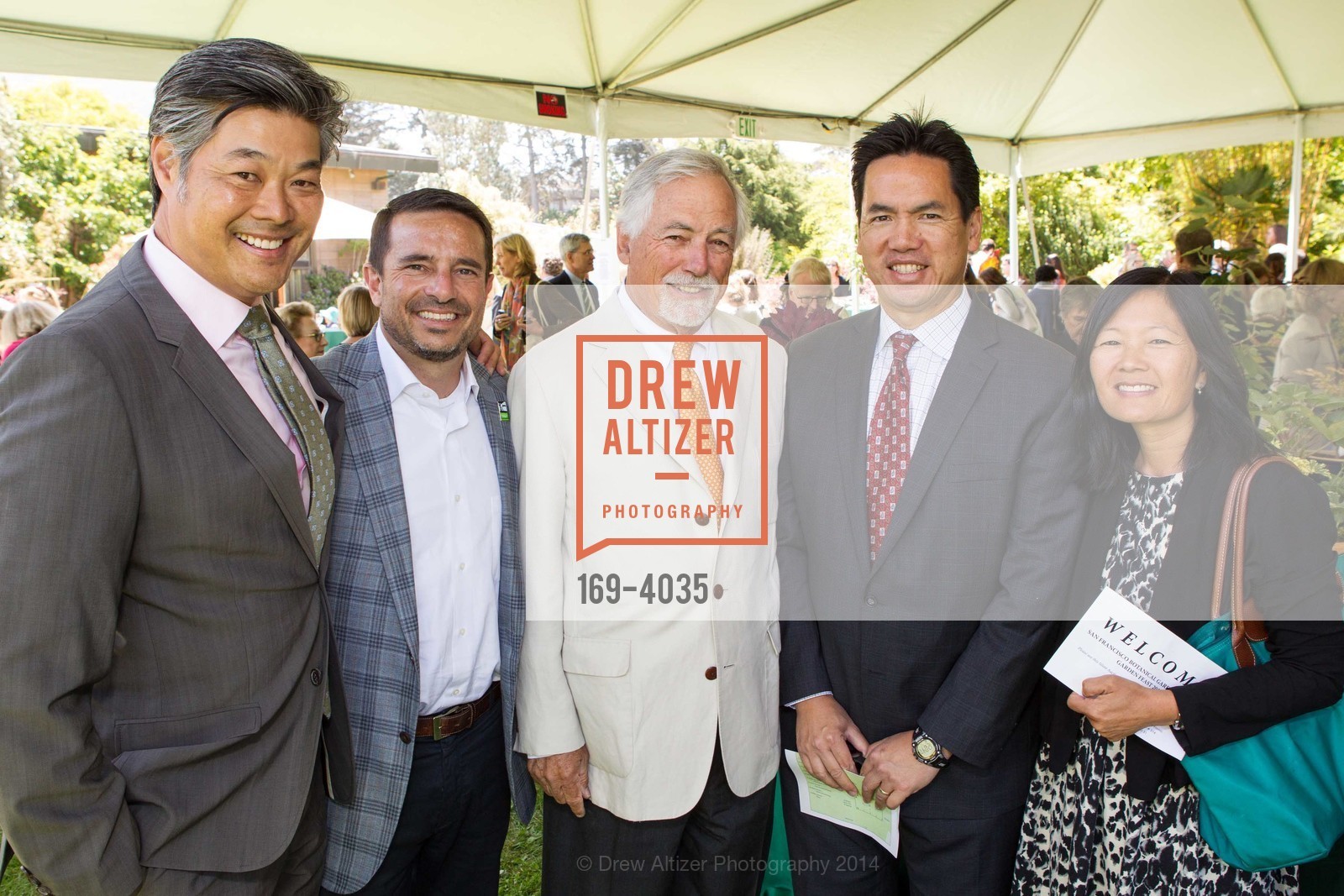 Rodney Fong, Phil Ginsburg, Mark Buell, Allan Low, Janet Lim Young, SAN FRANCISCO BOTANICAL GARDEN Luncheon: Garden Feast, US, May 21st, 2014, Photo #169-4035 Rodney Fong, Phil Ginsburg, Mark Buell, Allan Low, Janet Lim Young, Photo #169-4035