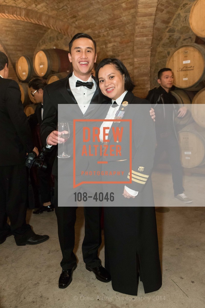 Linh Dang, Mimi Phan, Fundraiser Gala for VIETNAMESE MUSEUM, US, December 14th, 2014, Photo #108-4046 Linh Dang, Mimi Phan, Photo #108-4046