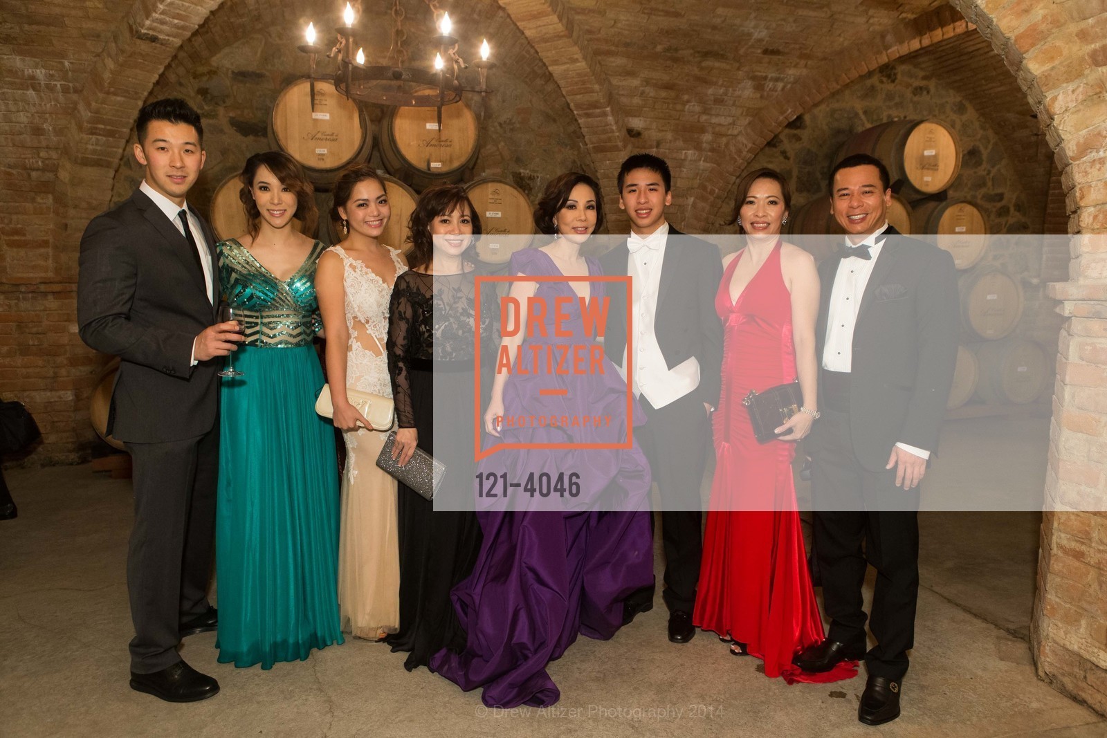 Byron Louie, Monique Elconin, Angelina Tran, Thuy Tham, Angie Elconin, Daniel Pham, Mai Tham, Fundraiser Gala for VIETNAMESE MUSEUM, US, December 14th, 2014, Photo #121-4046 Byron Louie, Monique Elconin, Angelina Tran, Thuy Tham, Angie Elconin, Daniel Pham, Mai Tham, Photo #121-4046